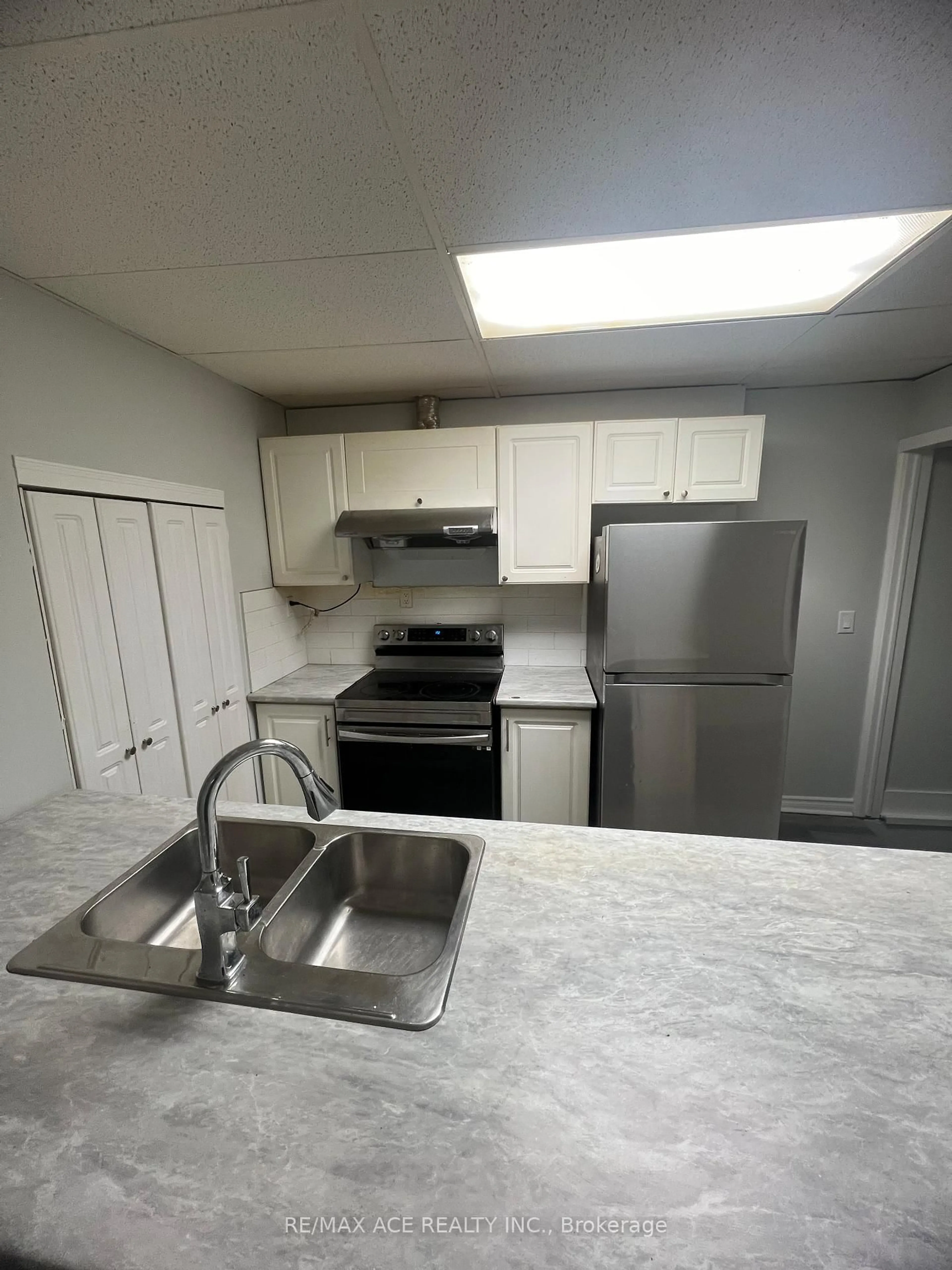Standard kitchen, unknown for 5671-5673 Desson Ave, Niagara Falls Ontario L2G 3T3