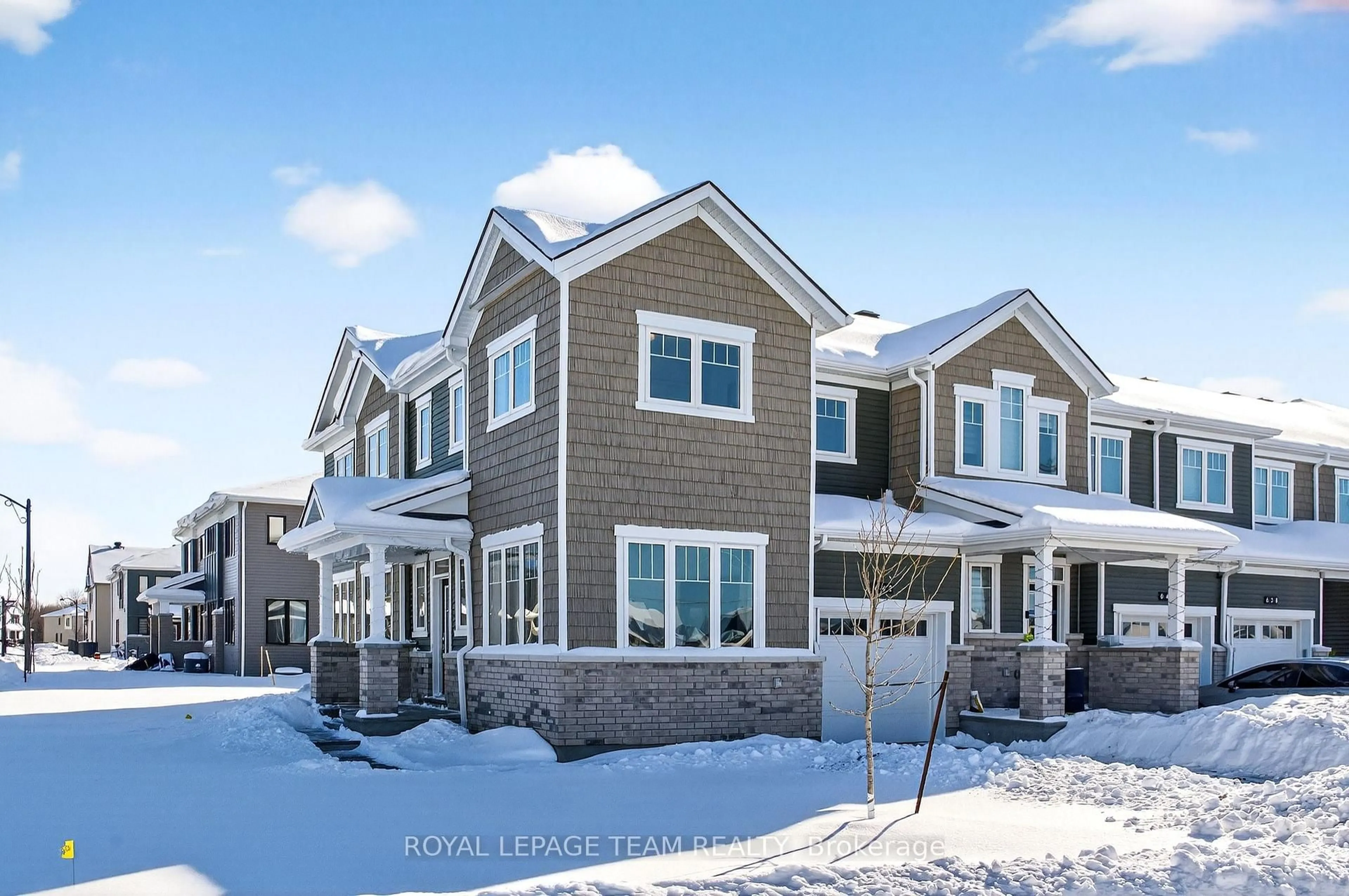 Home with vinyl exterior material, mountain view for 642 Bronze Copper Cres, Richmond Ontario K0A 2Z0