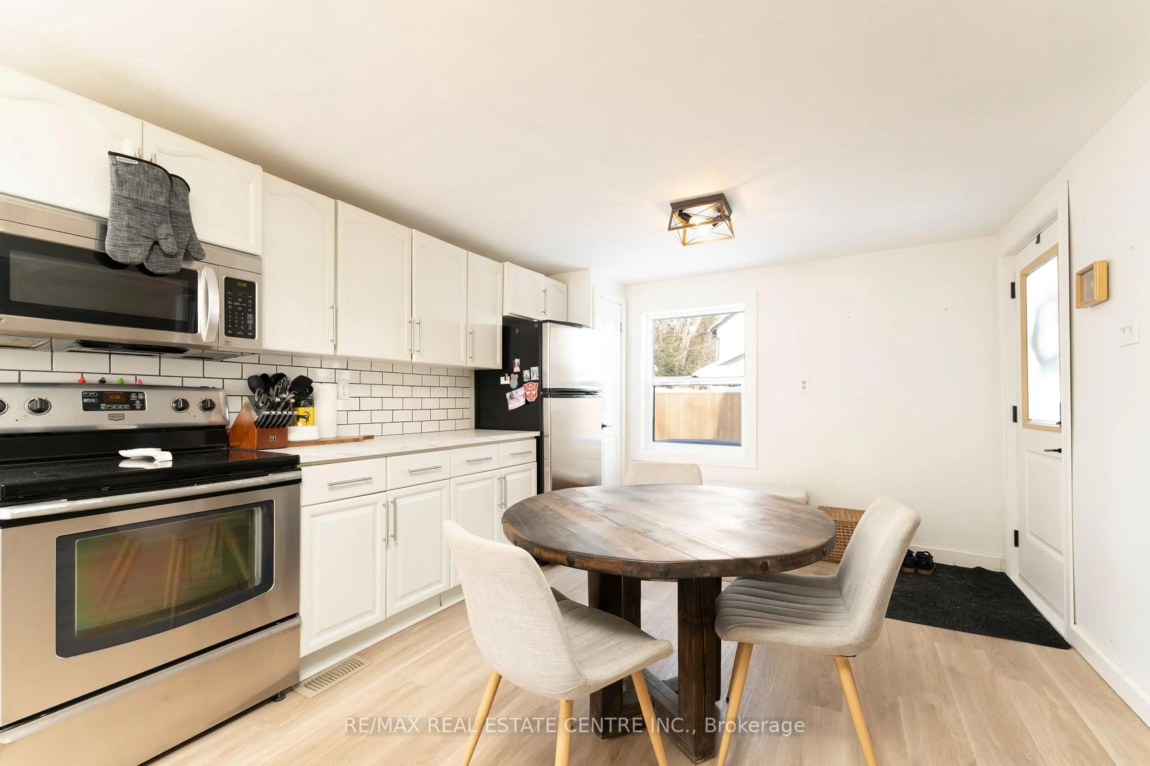 Open concept kitchen, unknown for 125 James St, Shelburne Ontario L9V 2Y7