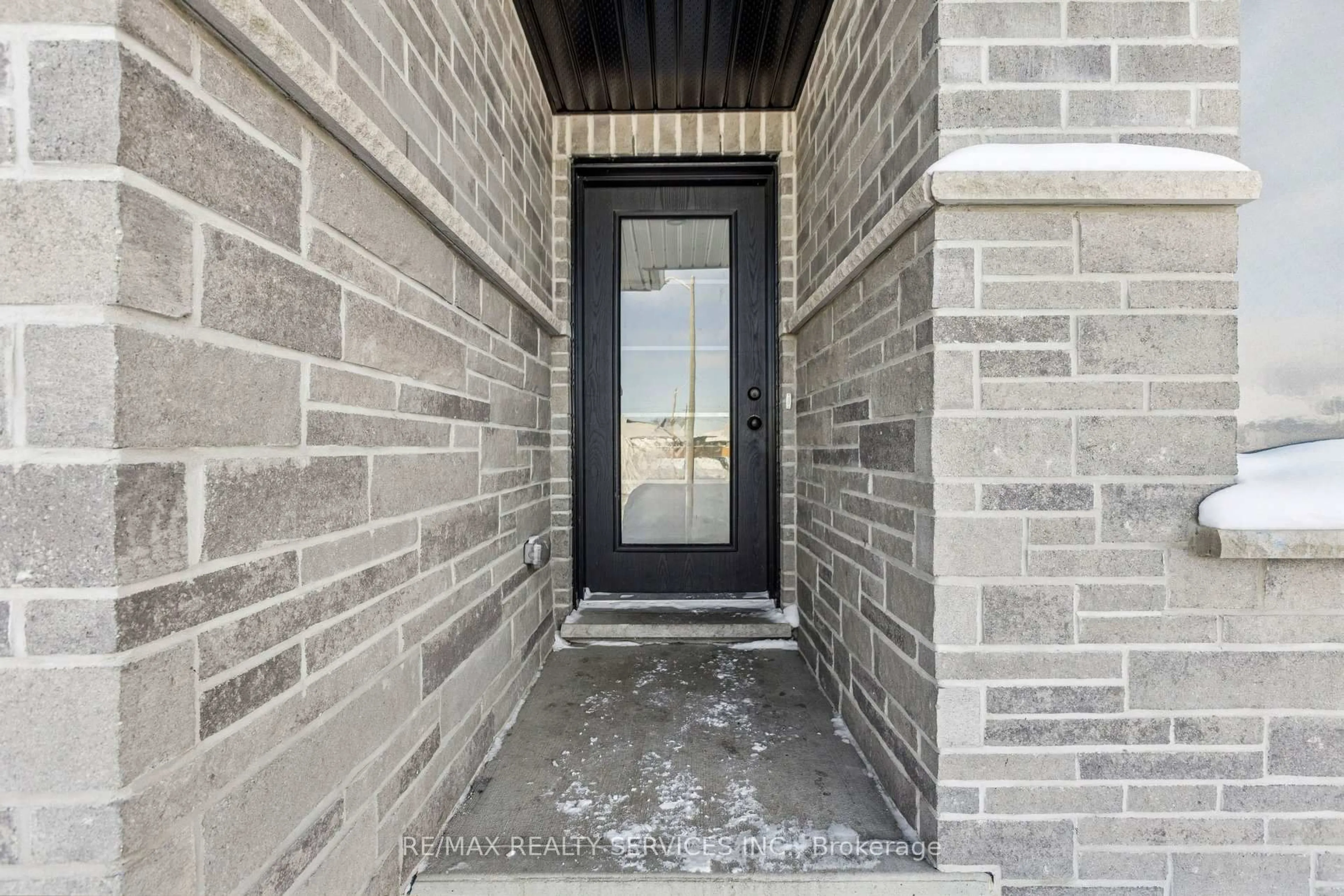 Indoor entryway for 133 Jefferey Way, Wellington North Ontario N0G 2L2