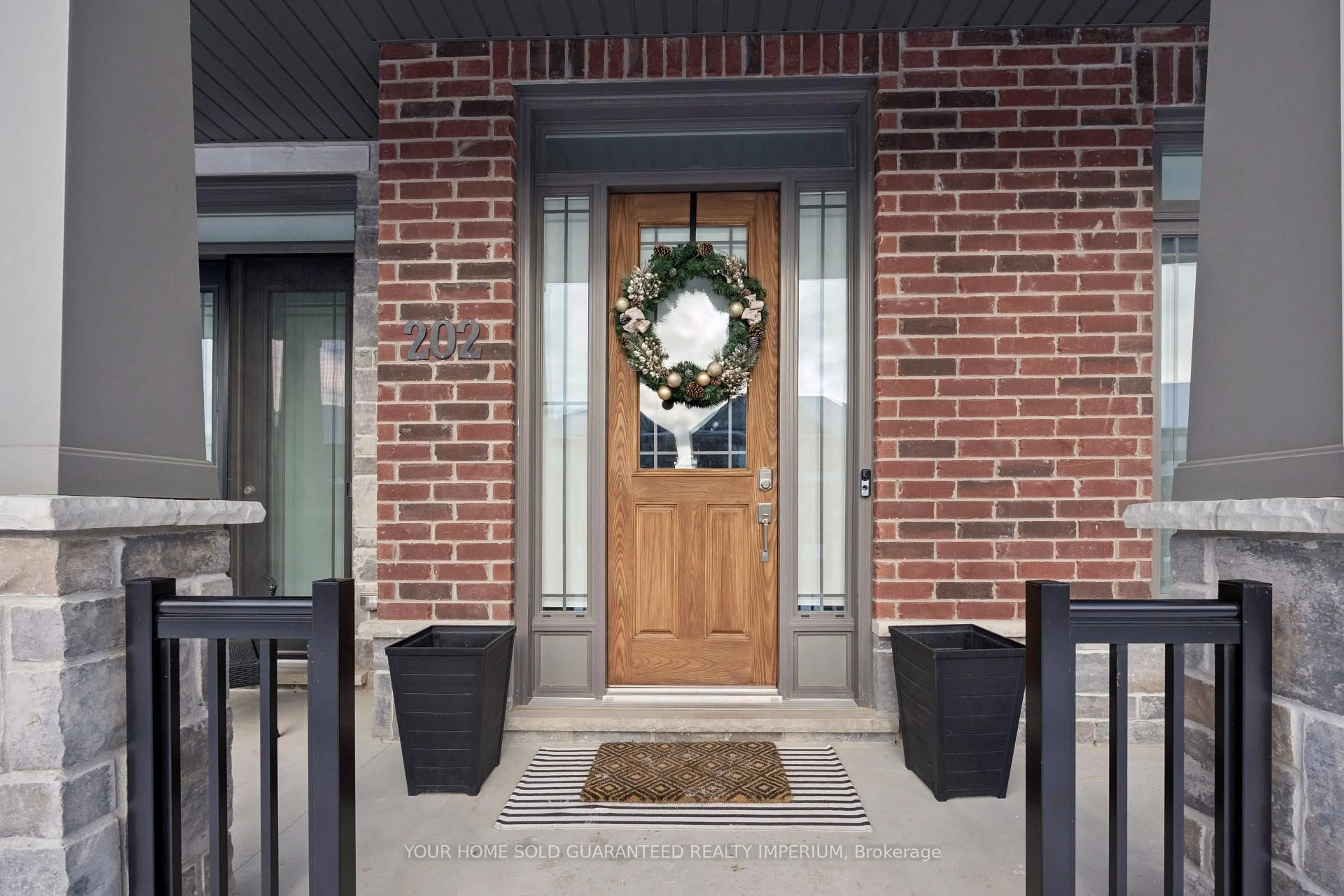 Indoor entryway for 202 Strachan St, Port Hope Ontario L1A 0E9