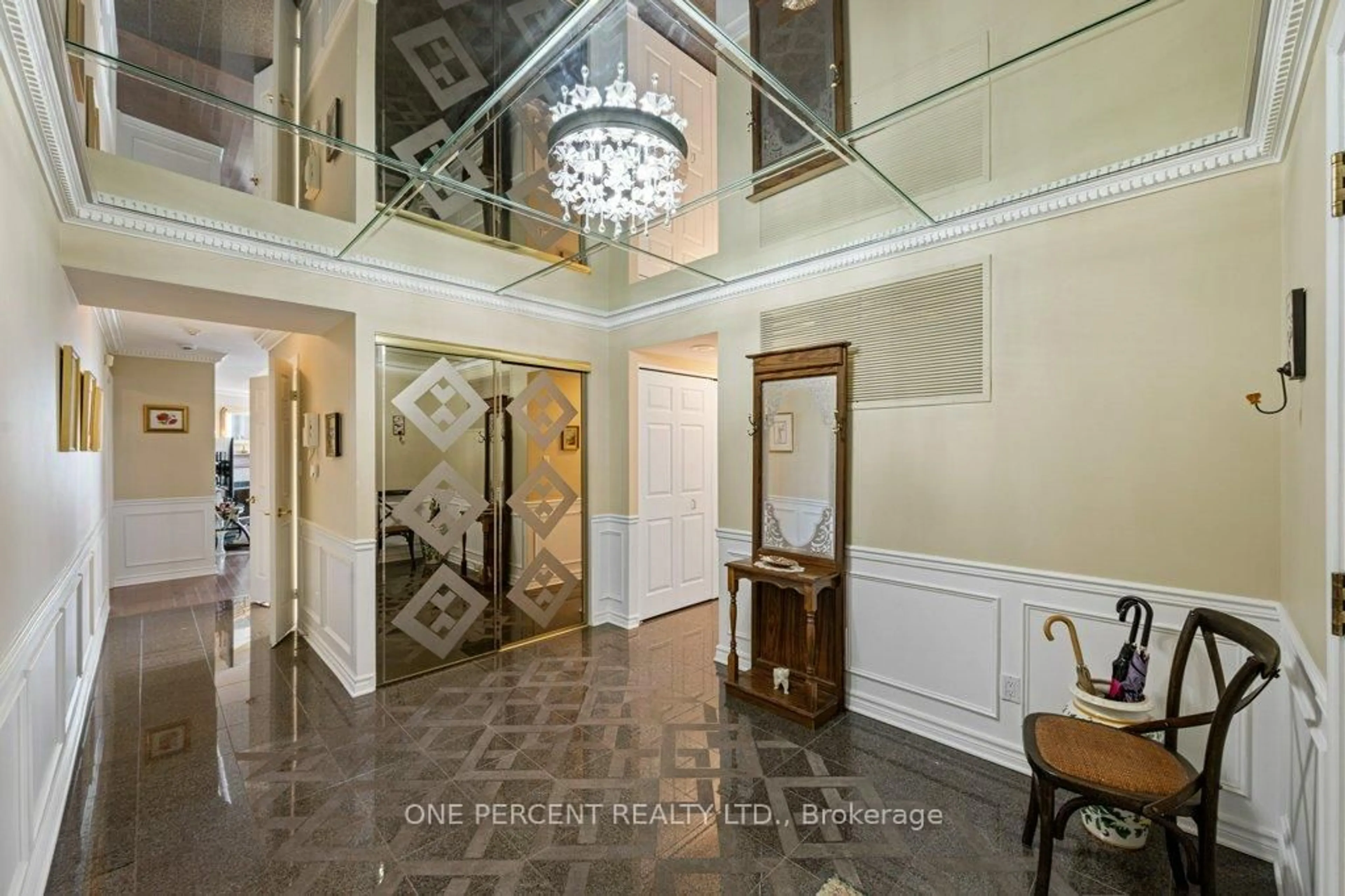 Indoor foyer for 3105 Carling Ave #601, Ottawa Ontario K2H 5A6