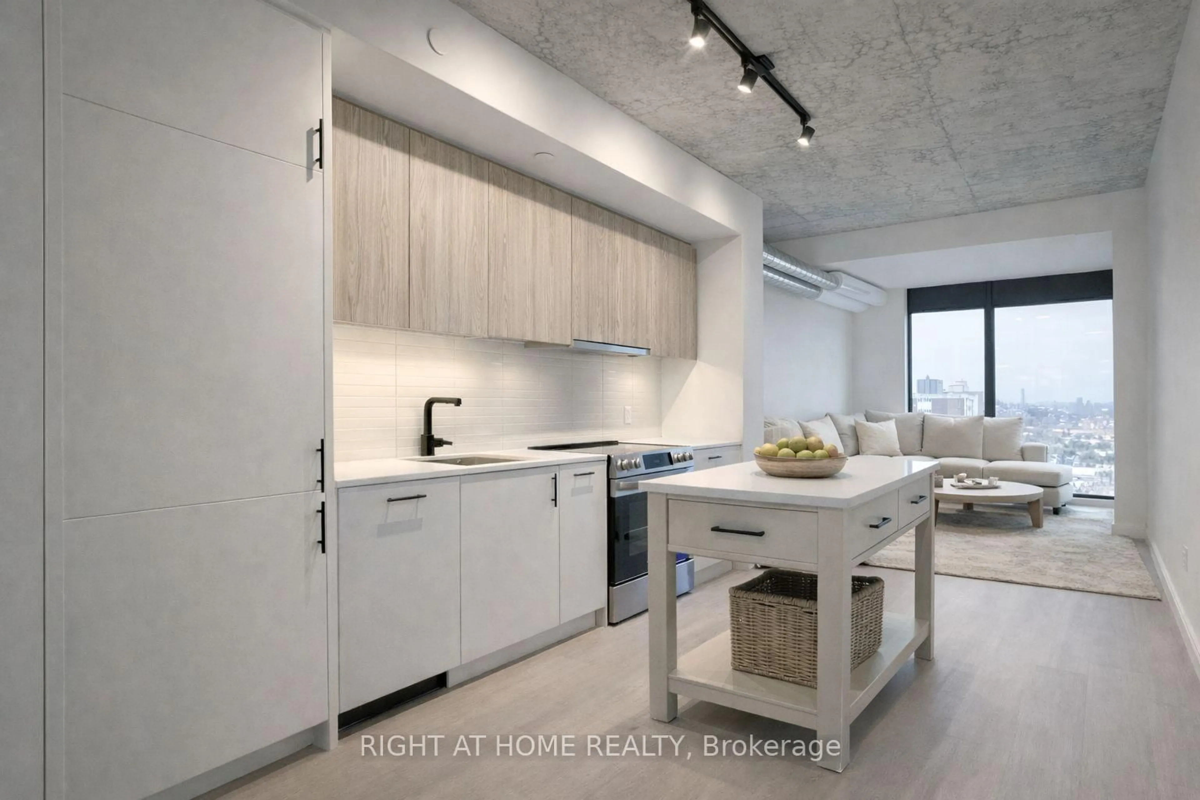 Unknown for 10 James St #207, Ottawa Ontario K2P 1T2