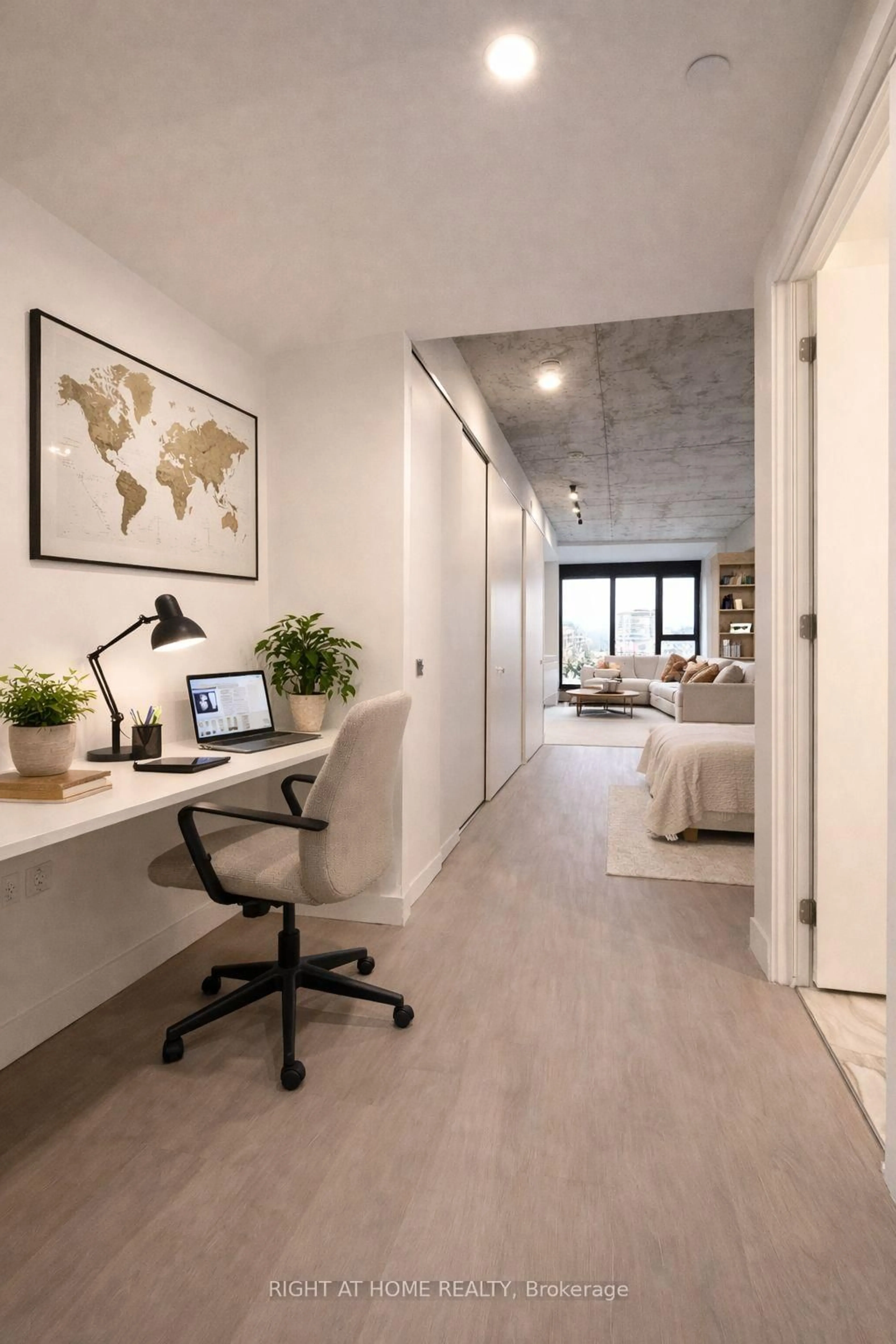 A pic of a room for 10 James St #207, Ottawa Ontario K2P 1T2