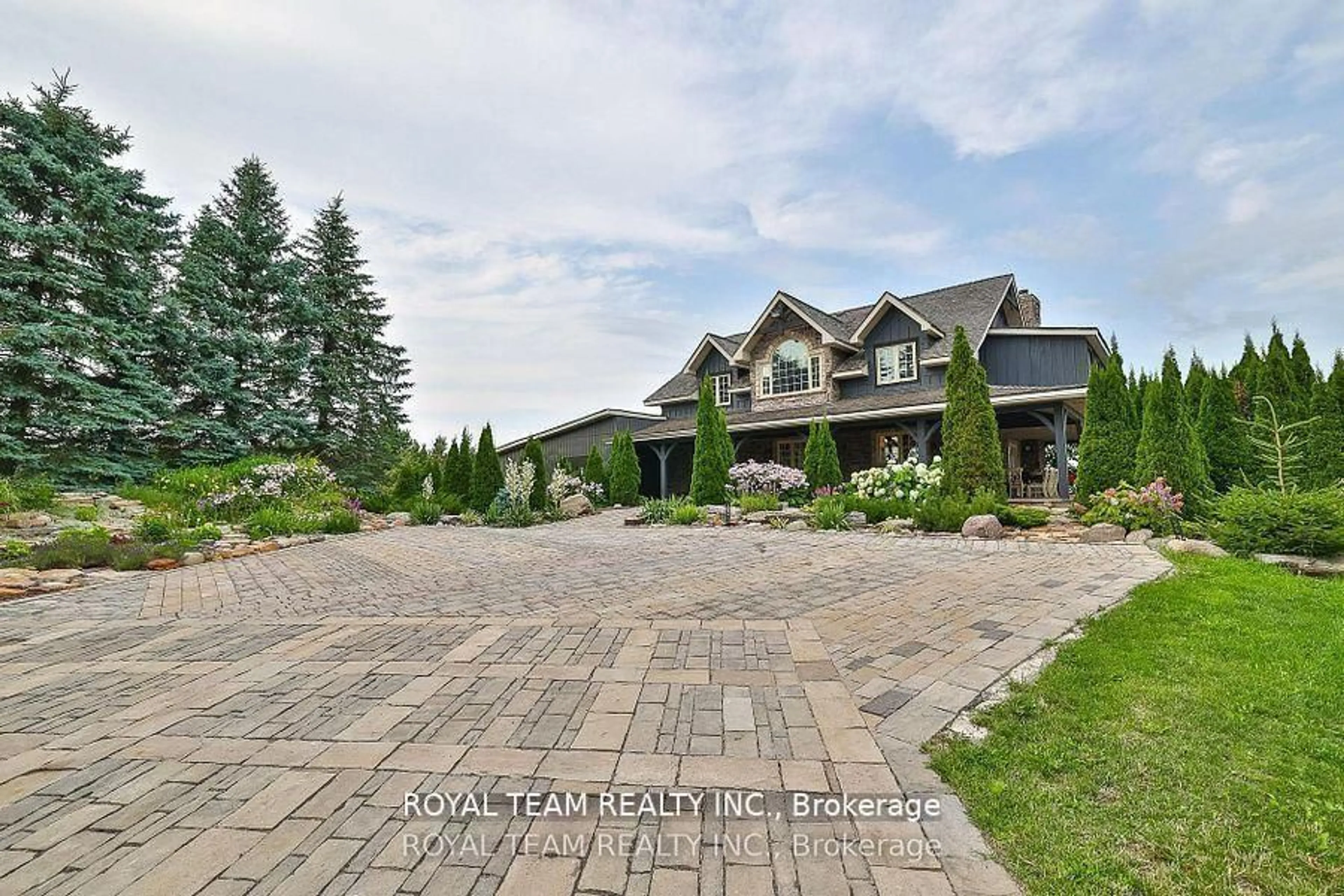 A pic from outside/outdoor area/front of a property/back of a property/a pic from drone, mountain view for 388303 Sideroad 20 Sdrd, Mono Ontario L9W 6W1