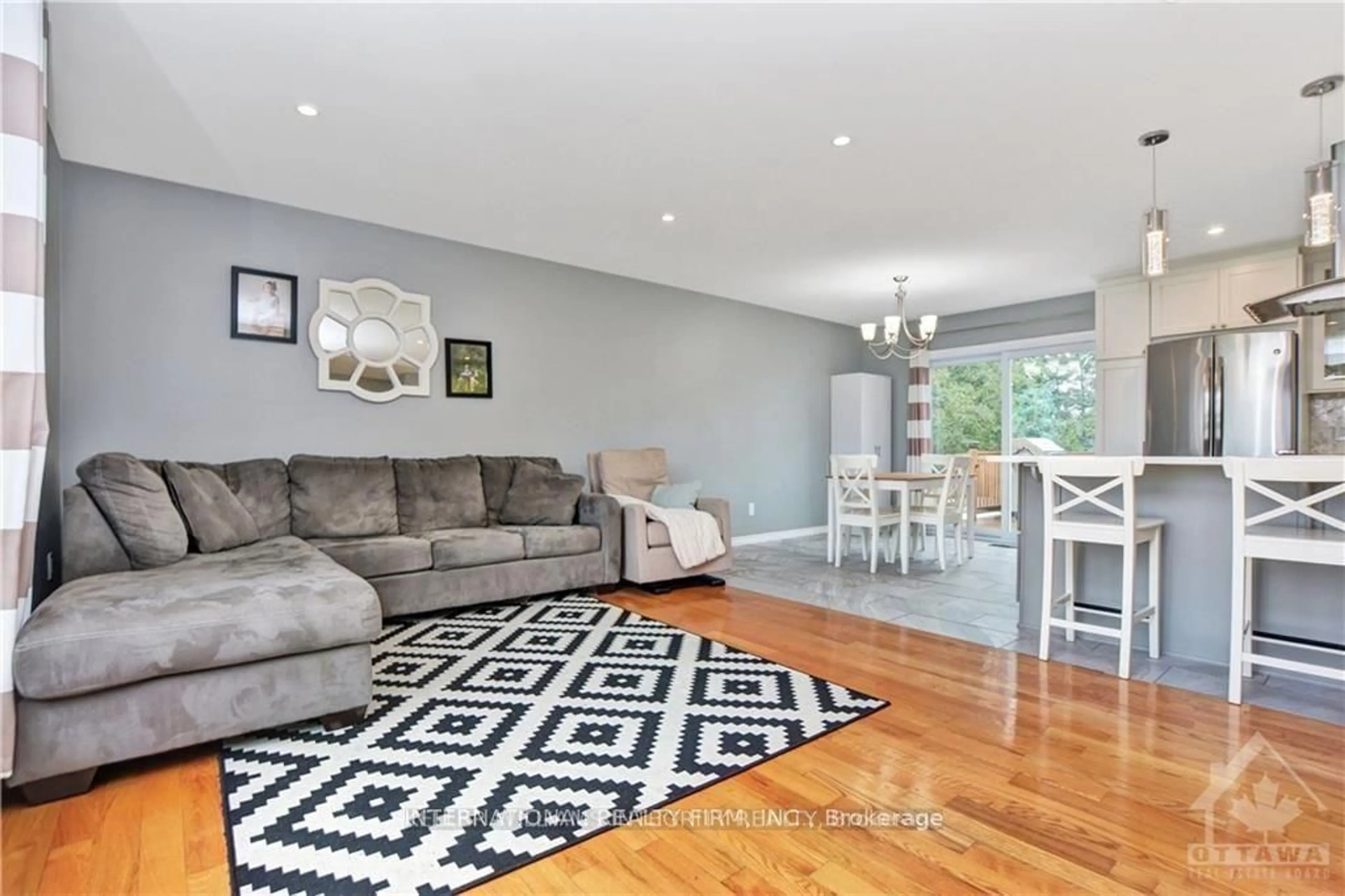 Living room with furniture, unknown for 5 Murphy Crt, Kanata Ontario K2W 1B7