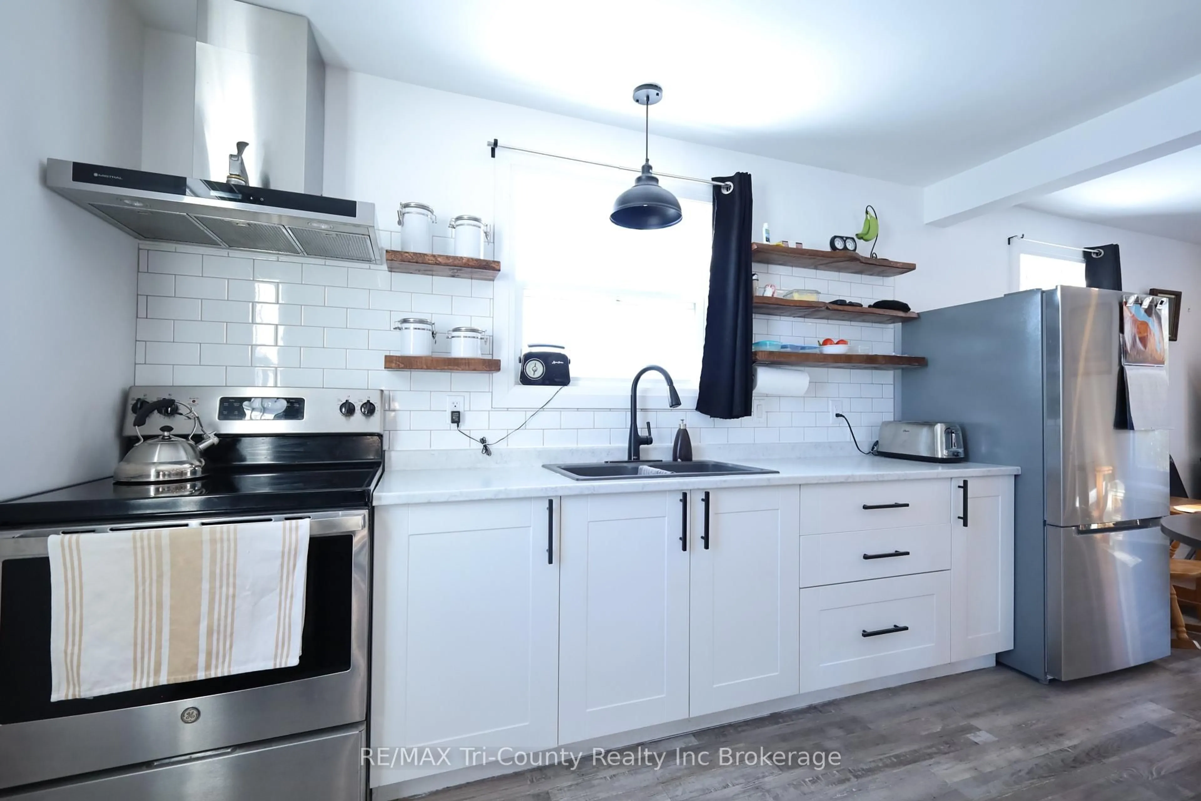 Open concept kitchen, unknown for 564 5th Concession ENR Rd, Norfolk Ontario N0E 1G0