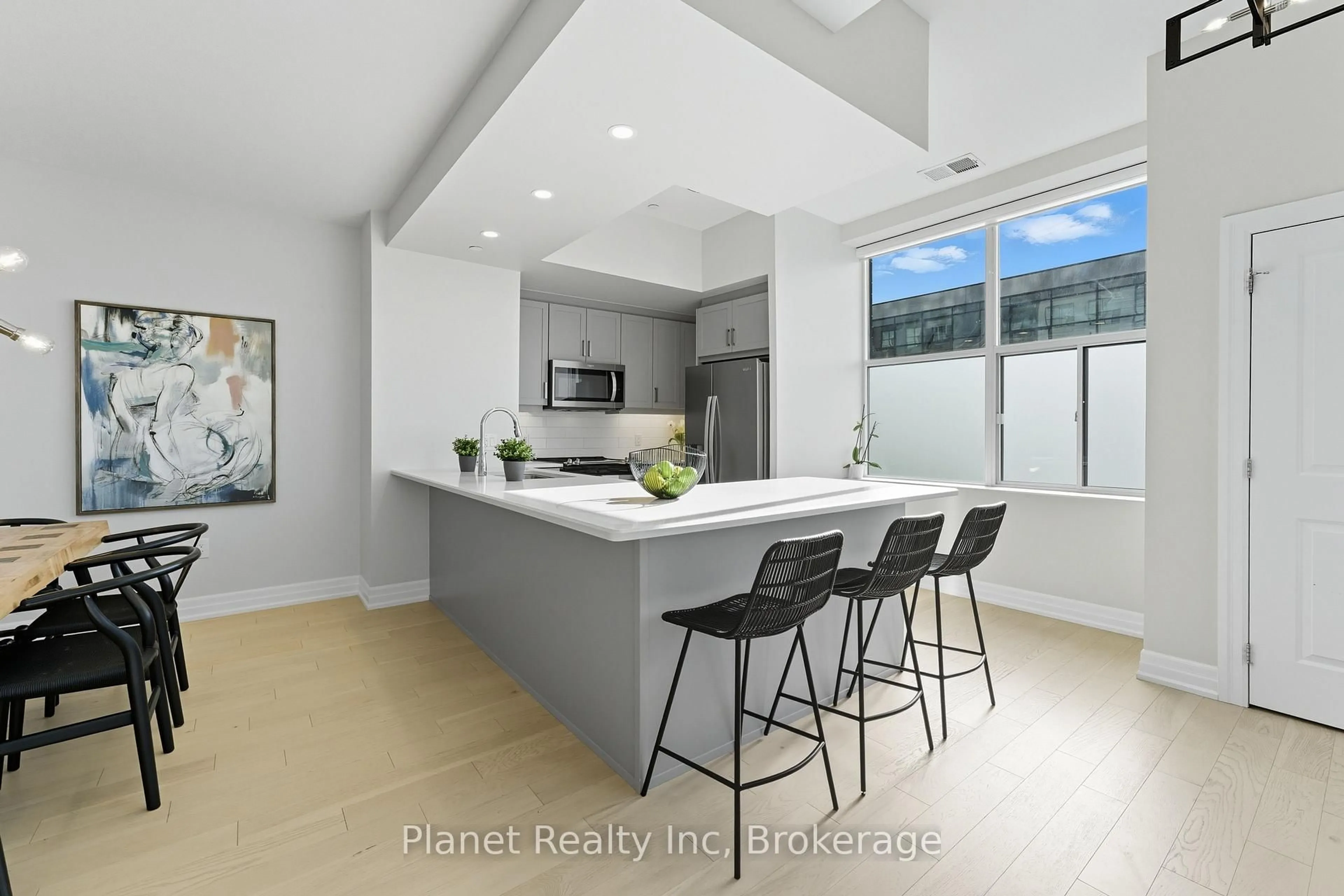 Open concept kitchen, ceramic/tile floor for 1878 Gordon St #103, Guelph Ontario N1L 0P4