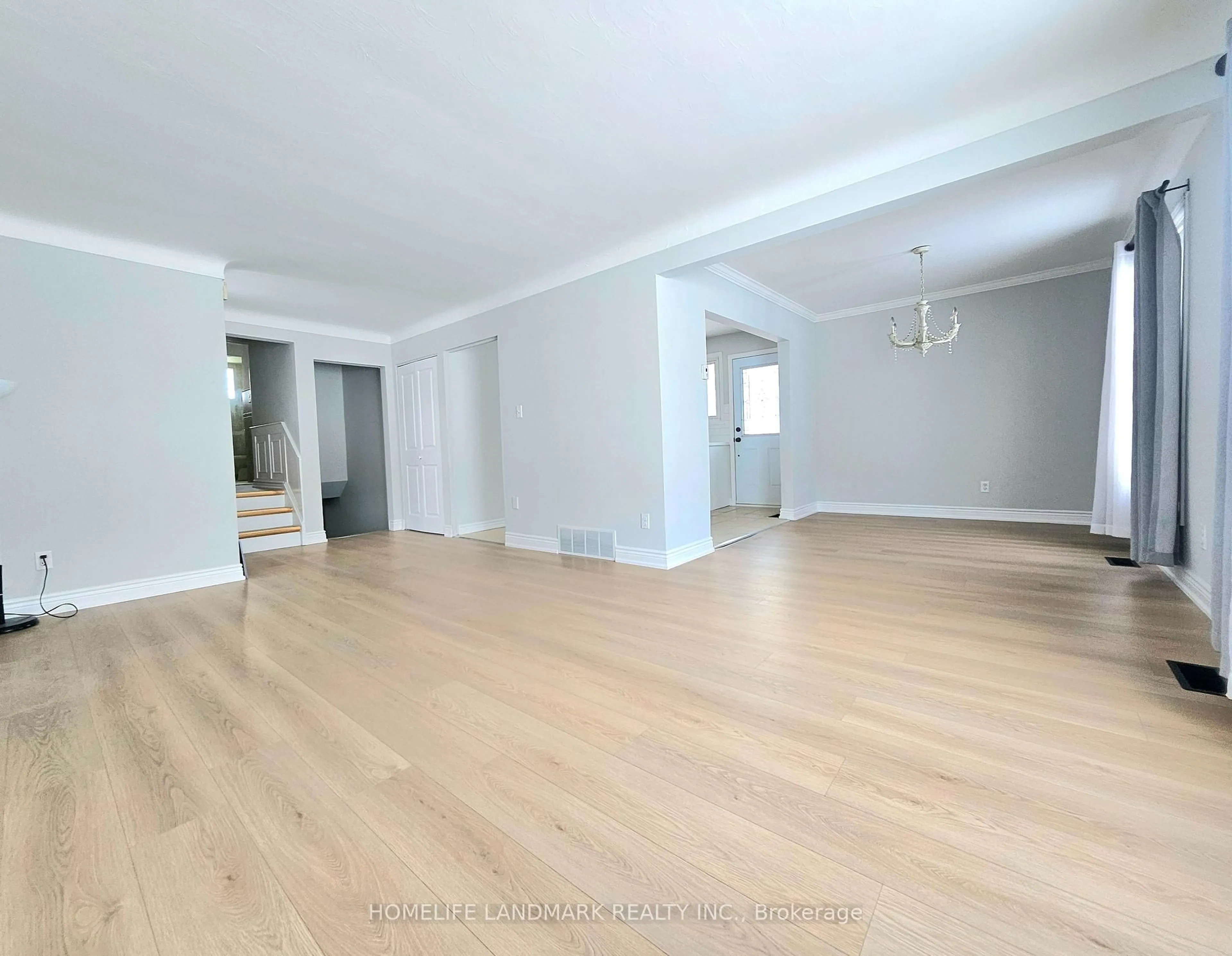 A pic of a room for 7116 Centennial St, Niagara Falls Ontario L2G 2Z1