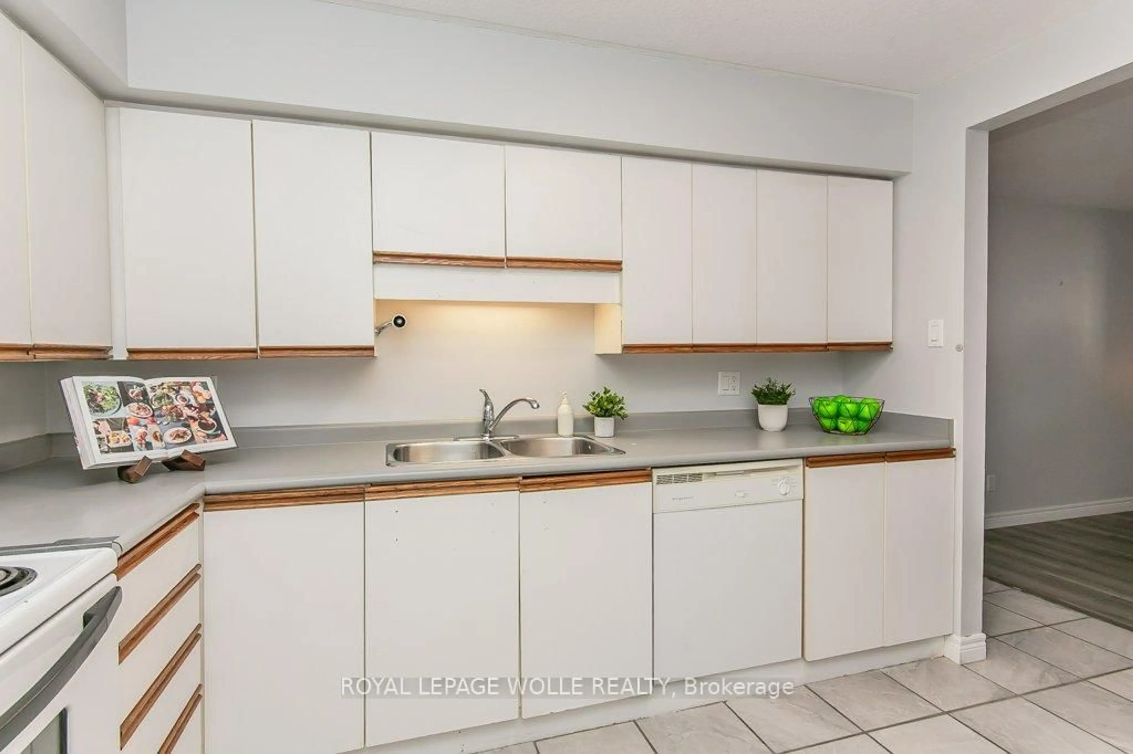 Standard kitchen, unknown for 50 Campbell Crt #103, Stratford Ontario N5A 7T6