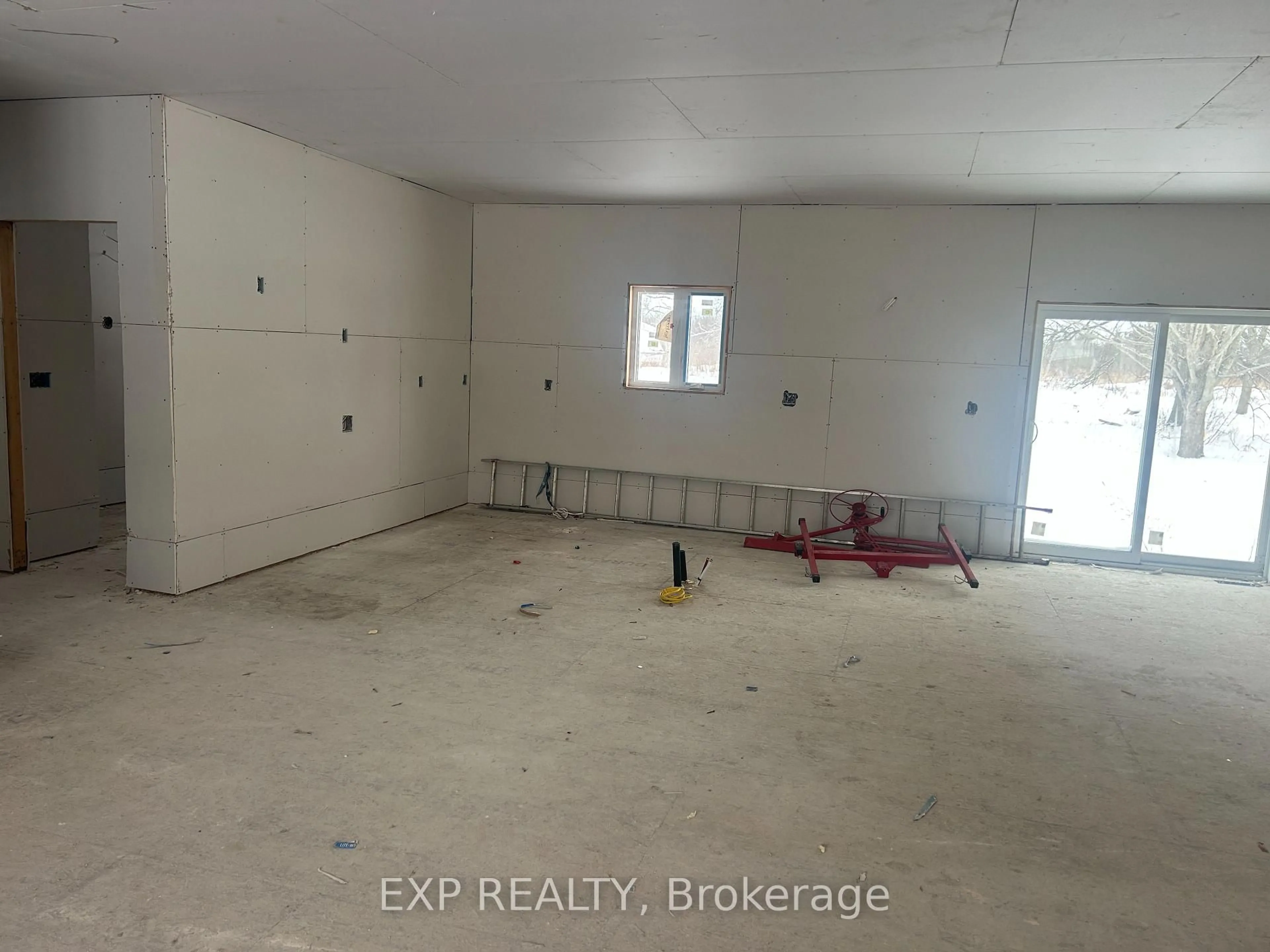 A pic of a room for 12487 Niagara Pkwy, Niagara Falls Ontario L2E 6S6