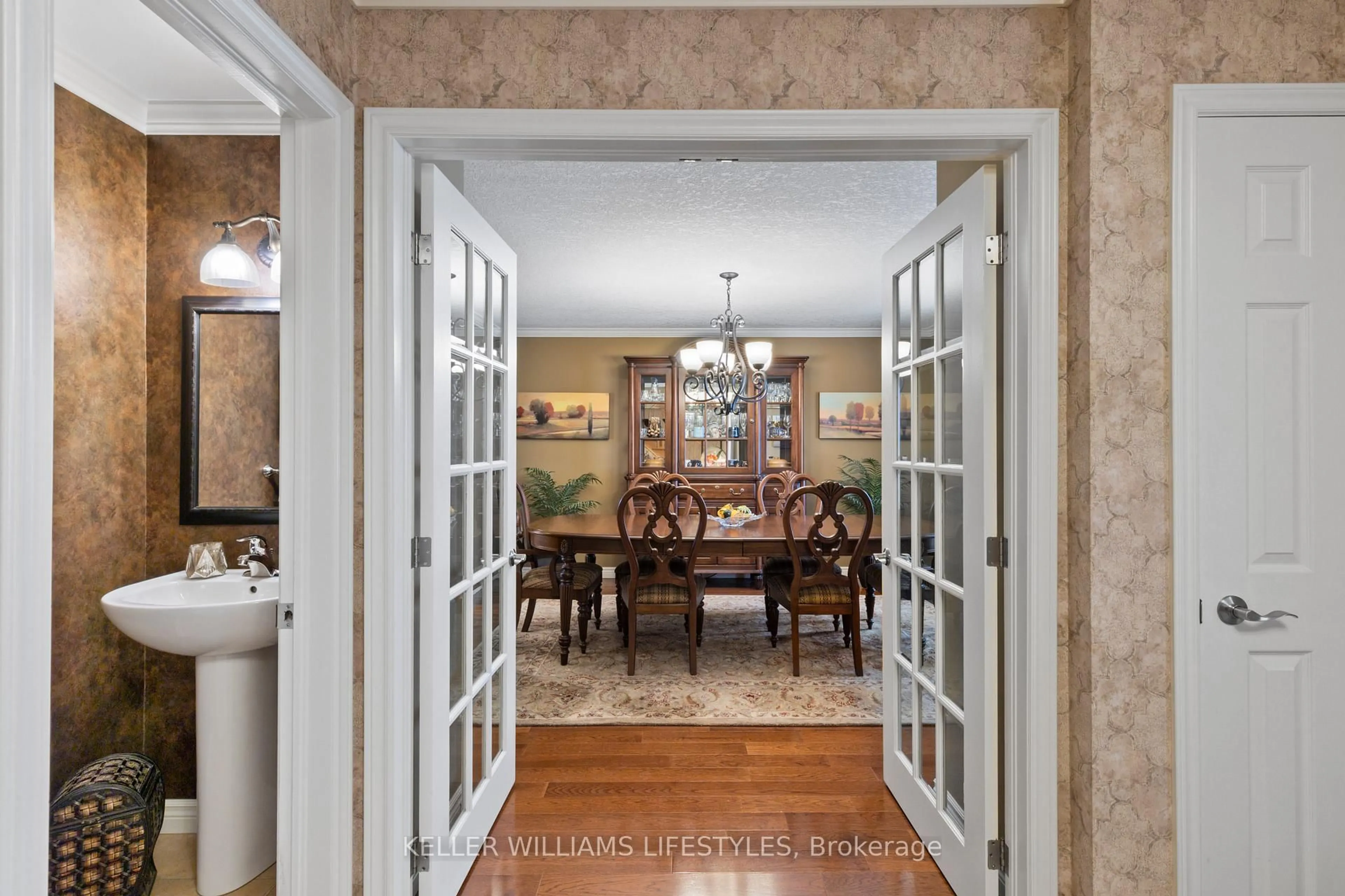 Dining room, ceramic/tile floor for 114 Monte Vista Cres, London South Ontario N6J 4P3