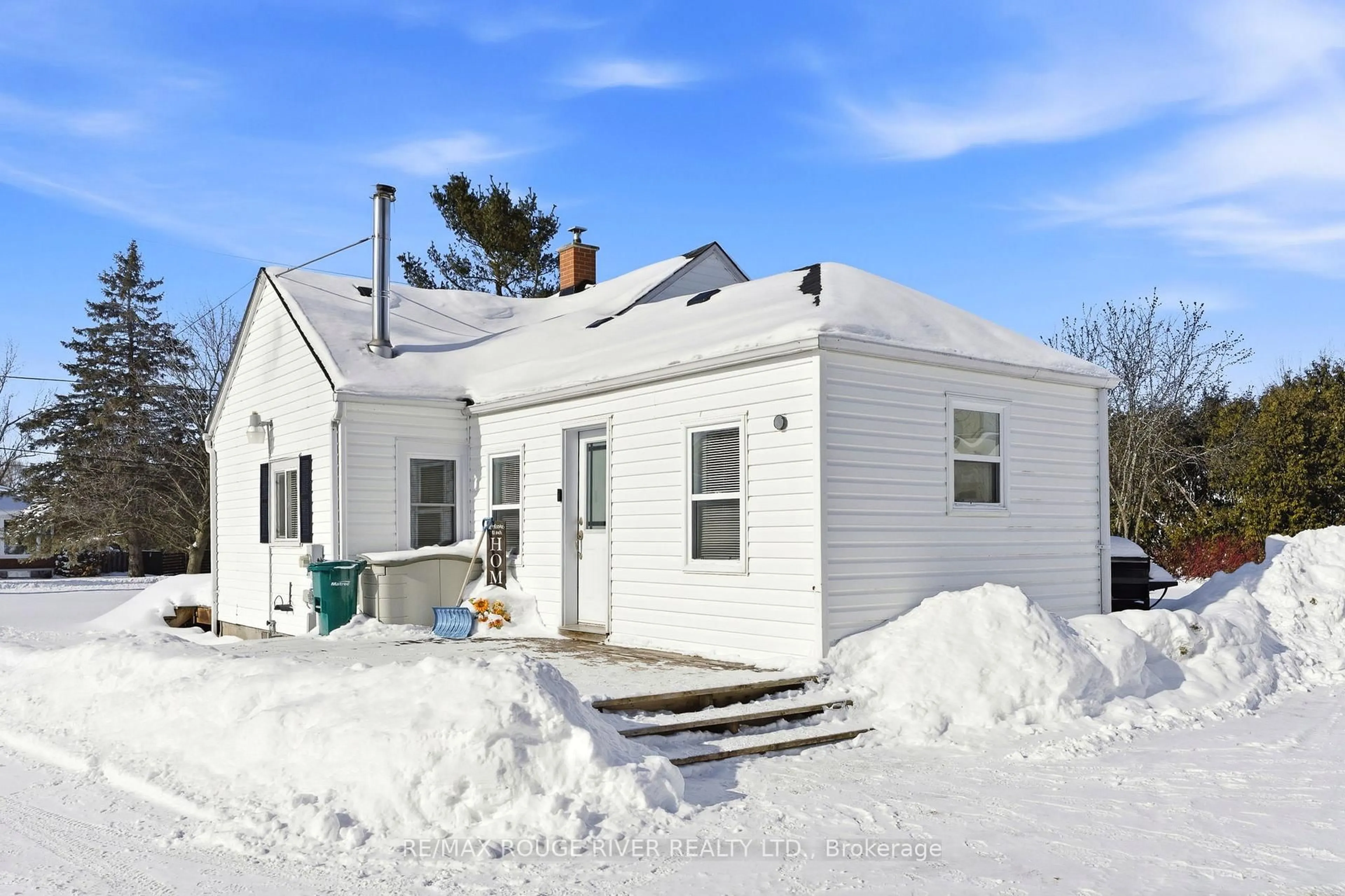 Home with vinyl exterior material, street for 8 Parliament St, Cramahe Ontario K0K 1S0