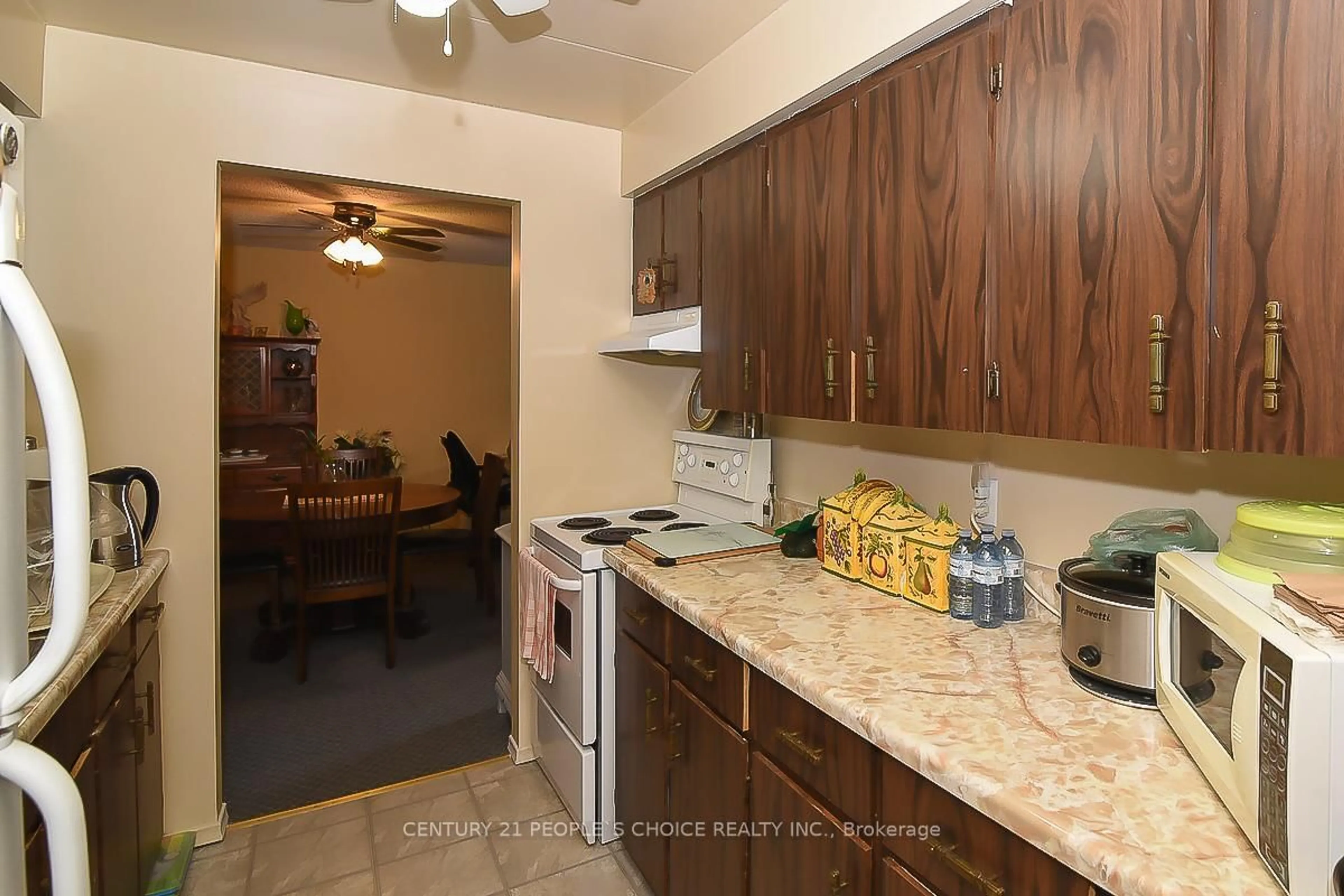 Standard kitchen, unknown for 72 Main St #212, Port Colborne Ontario L3K 5Z8