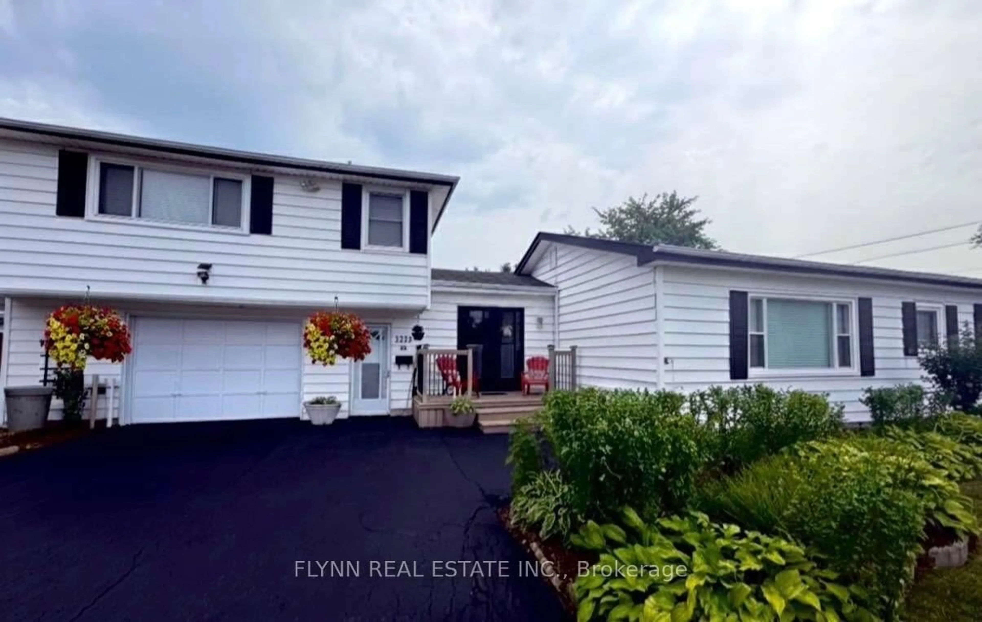 Home with vinyl exterior material, unknown for 1399 PHILLIPS St, Fort Erie Ontario L2A 3C4