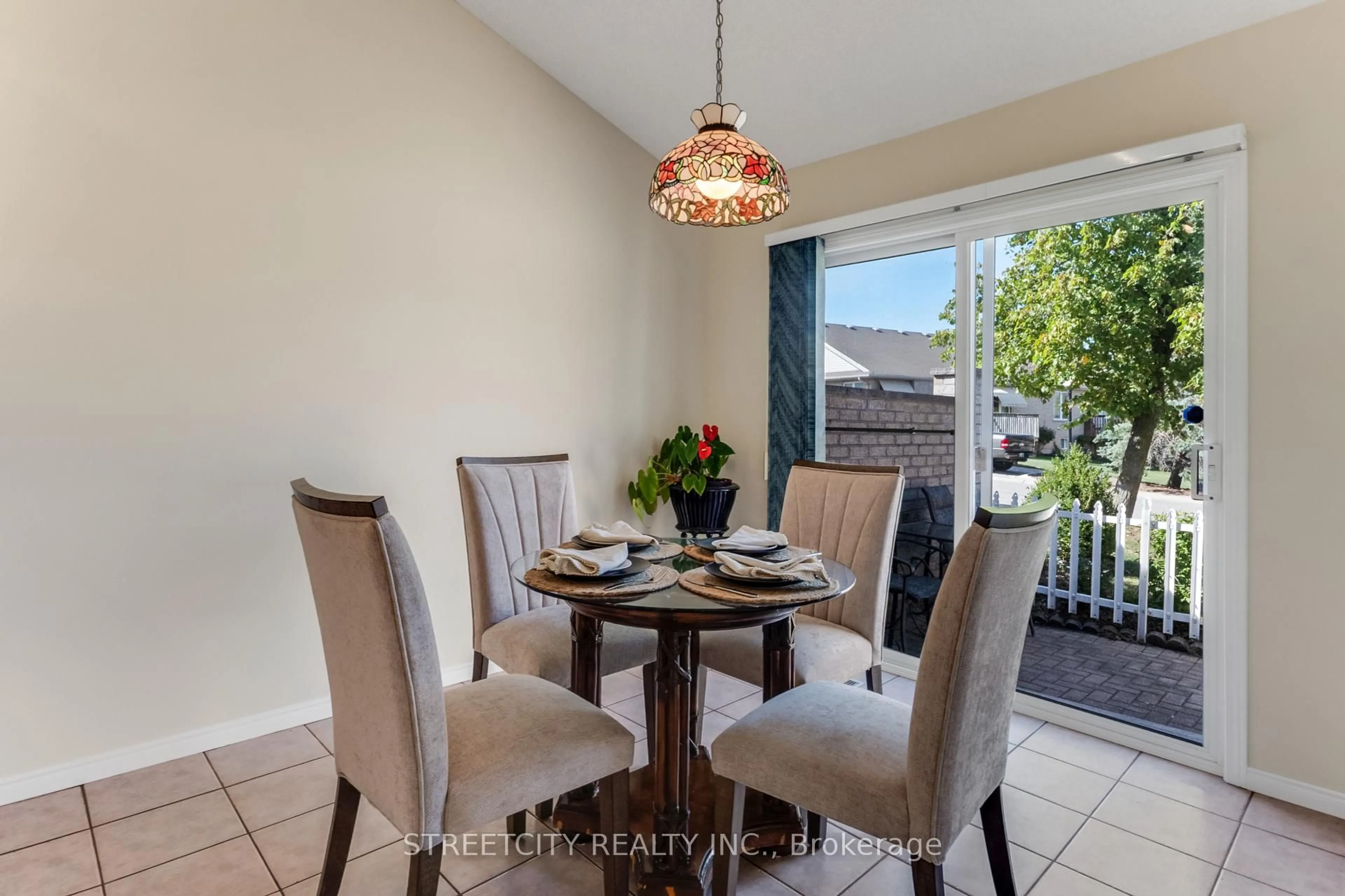 Dining room, unknown for 861 Shelborne St #34, London South Ontario N5Z 5C5