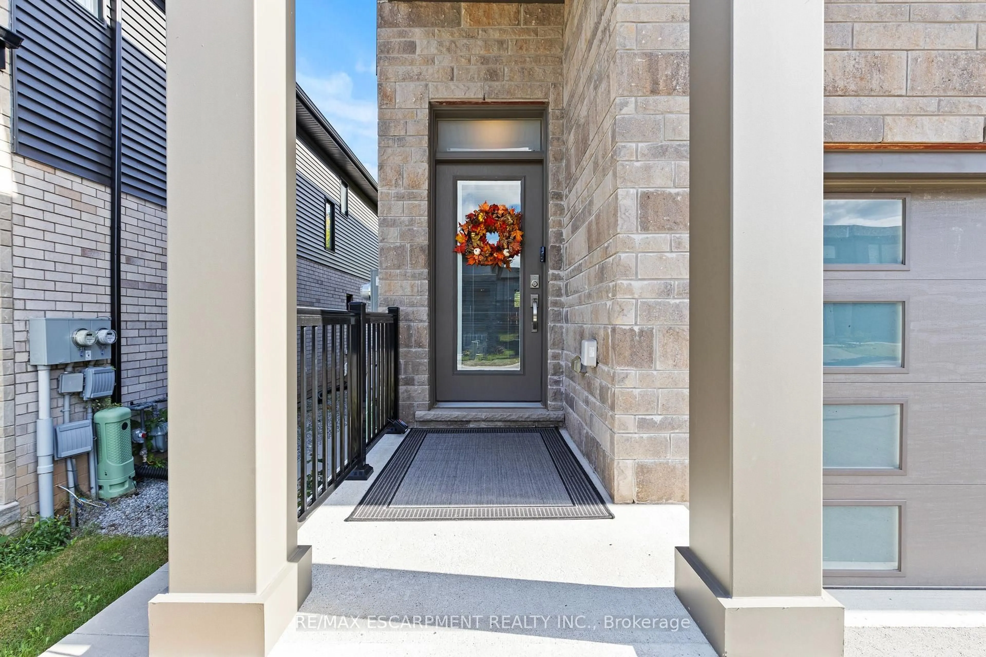 Indoor entryway for 4552 PORTAGE Rd #96, Niagara Falls Ontario L2E 6A8