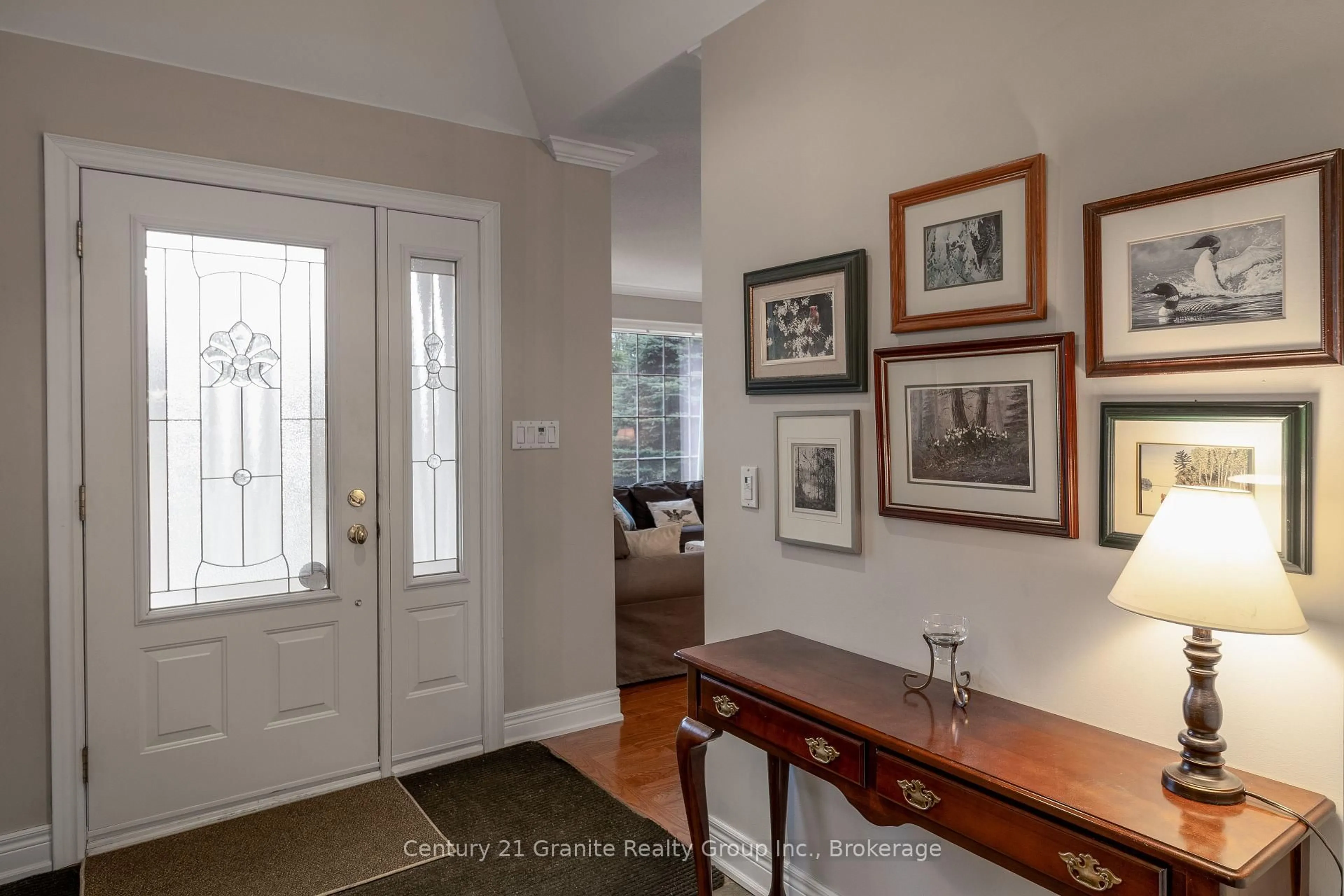 Indoor entryway for 117 Halbiem Cres, Dysart et al Ontario K0M 1S0