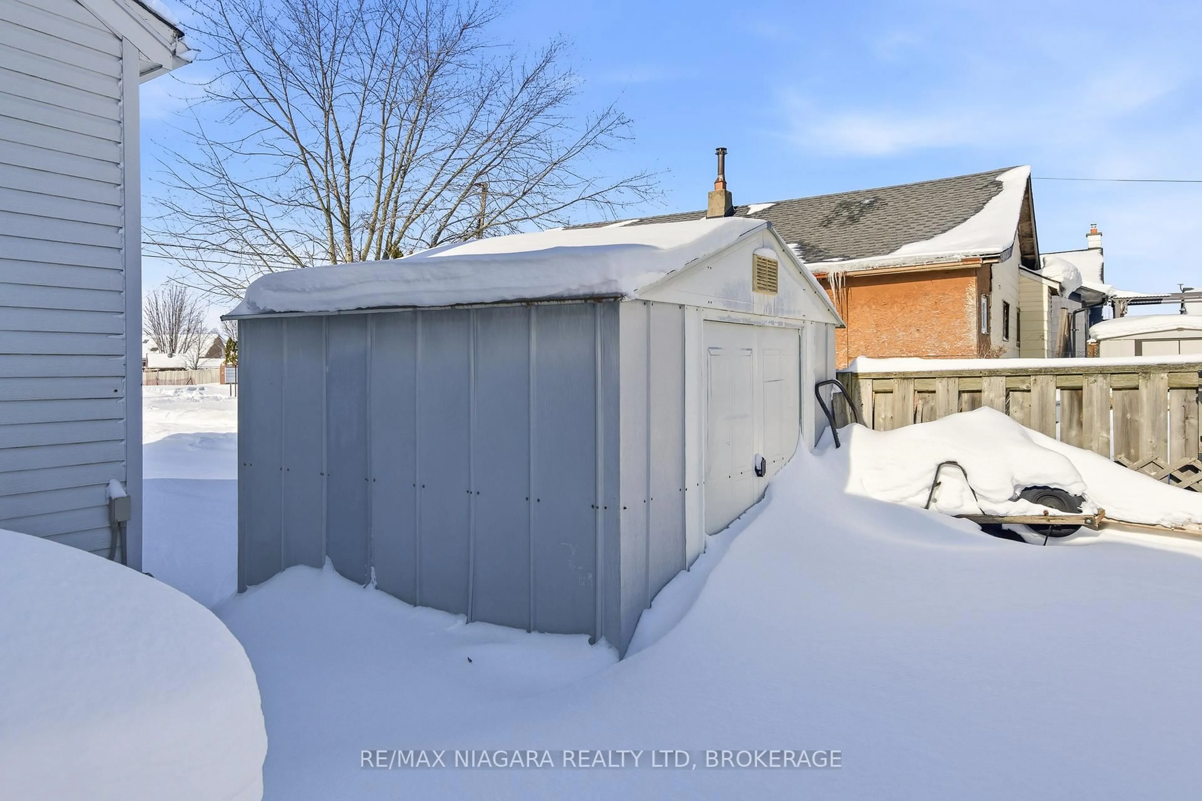 Shed for 4584 Baldwin Ave, Niagara Falls Ontario L2H 1N8