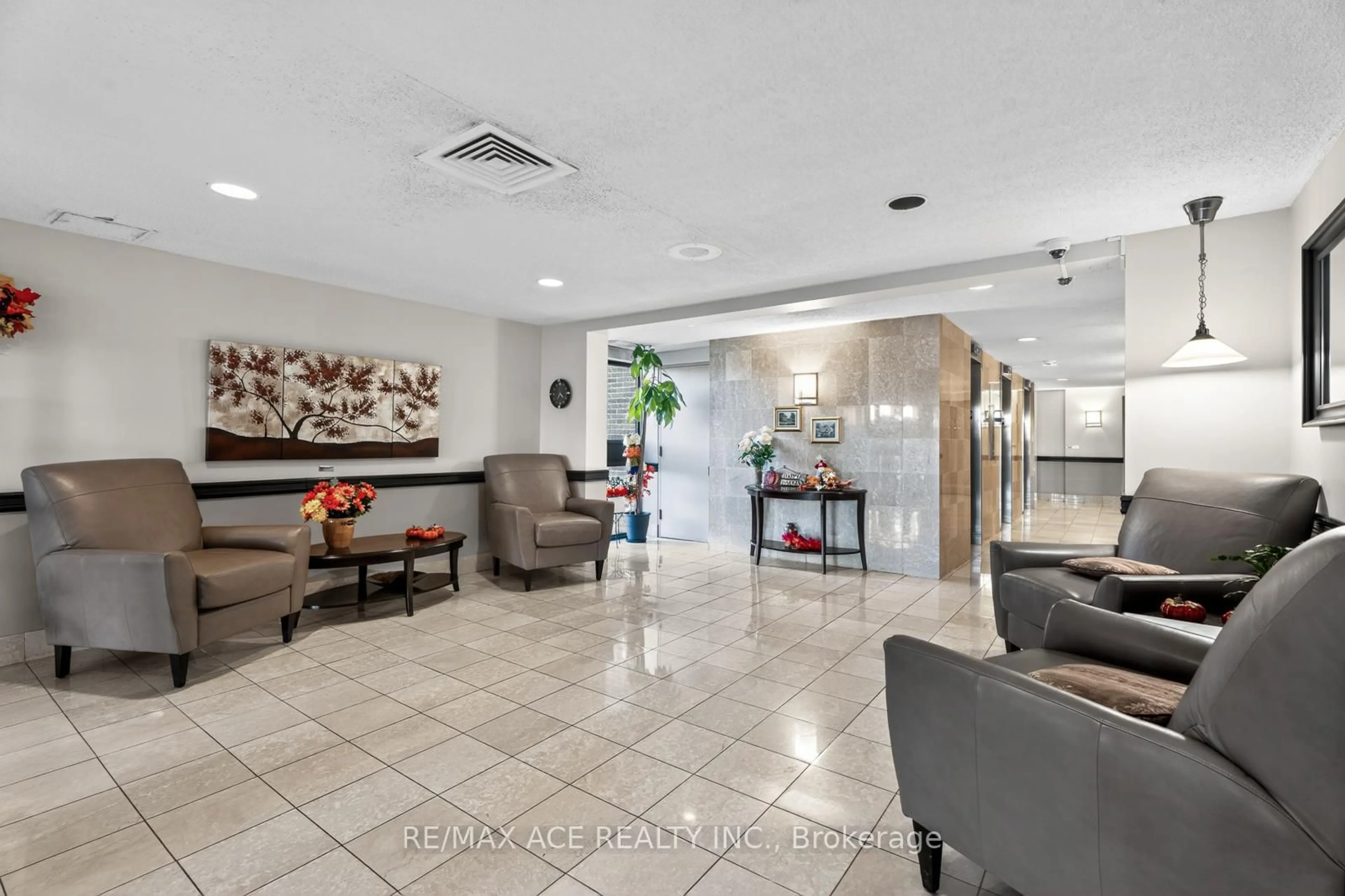 Lobby for 1505 Baseline Rd #915, Ottawa Ontario K2C 3L4