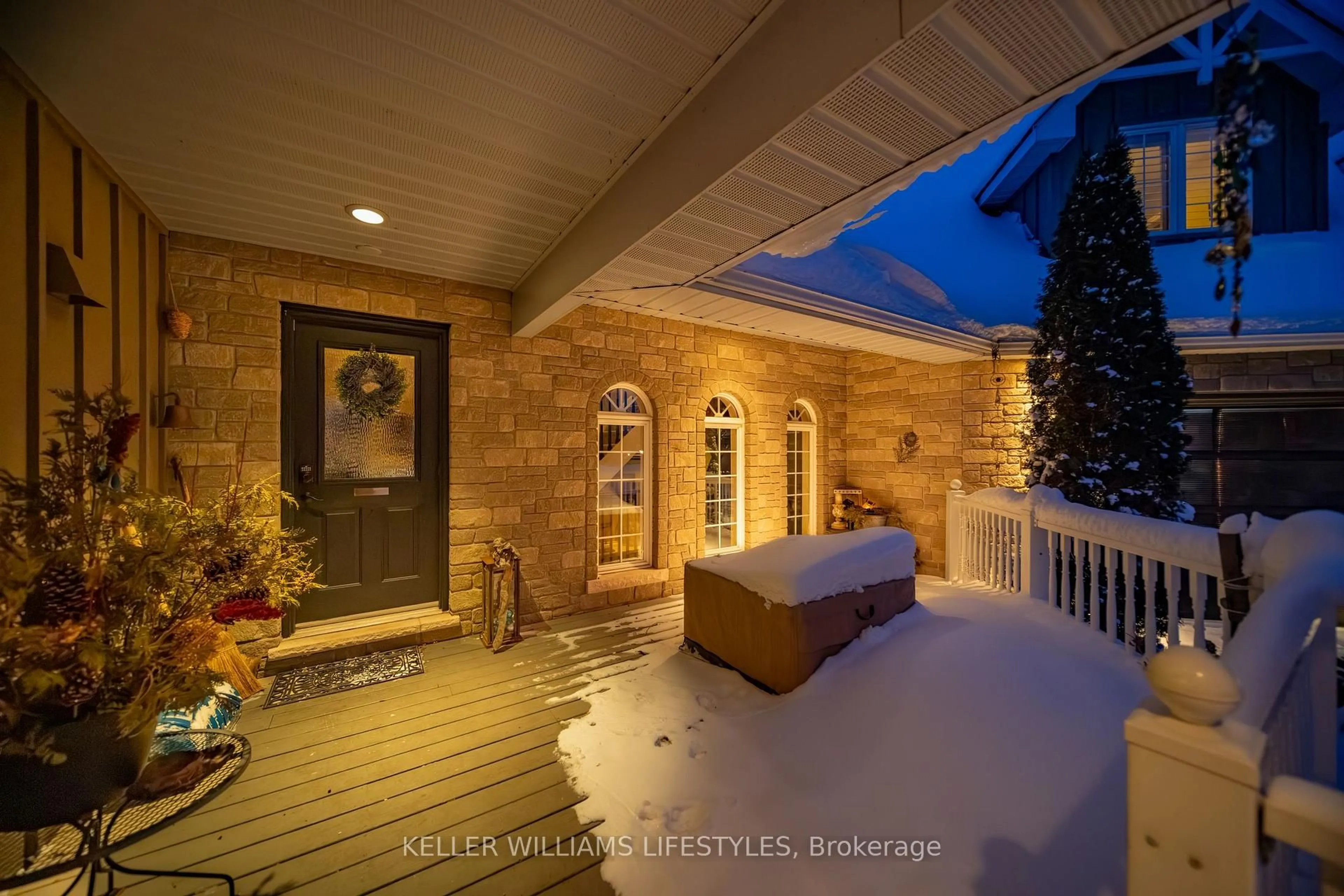 Patio, street for 33992 Moore Crt, Bluewater Ontario N0M 2T0