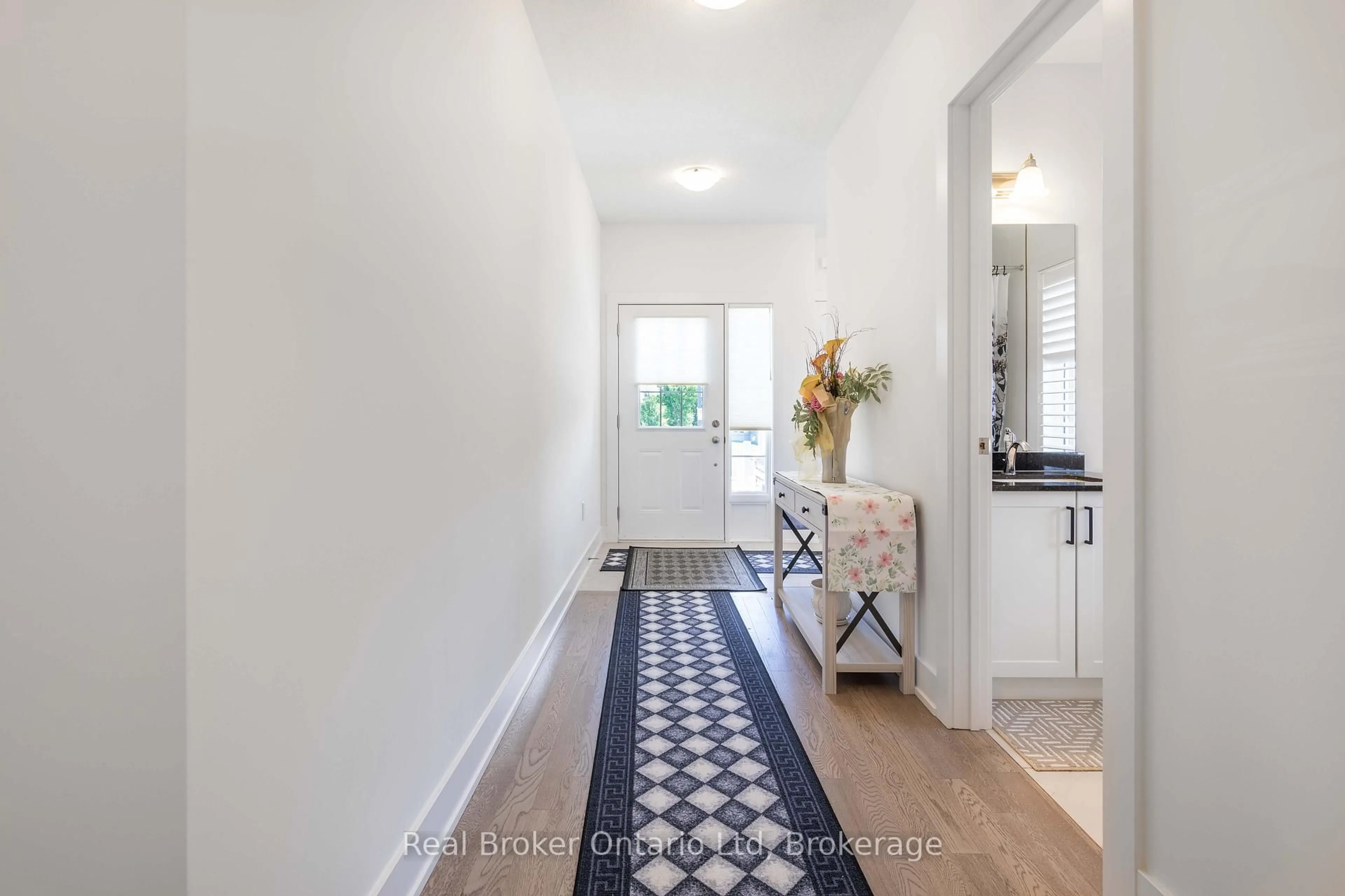 Indoor entryway for 221 Ironwood Way, Georgian Bluffs Ontario N0H 1S0