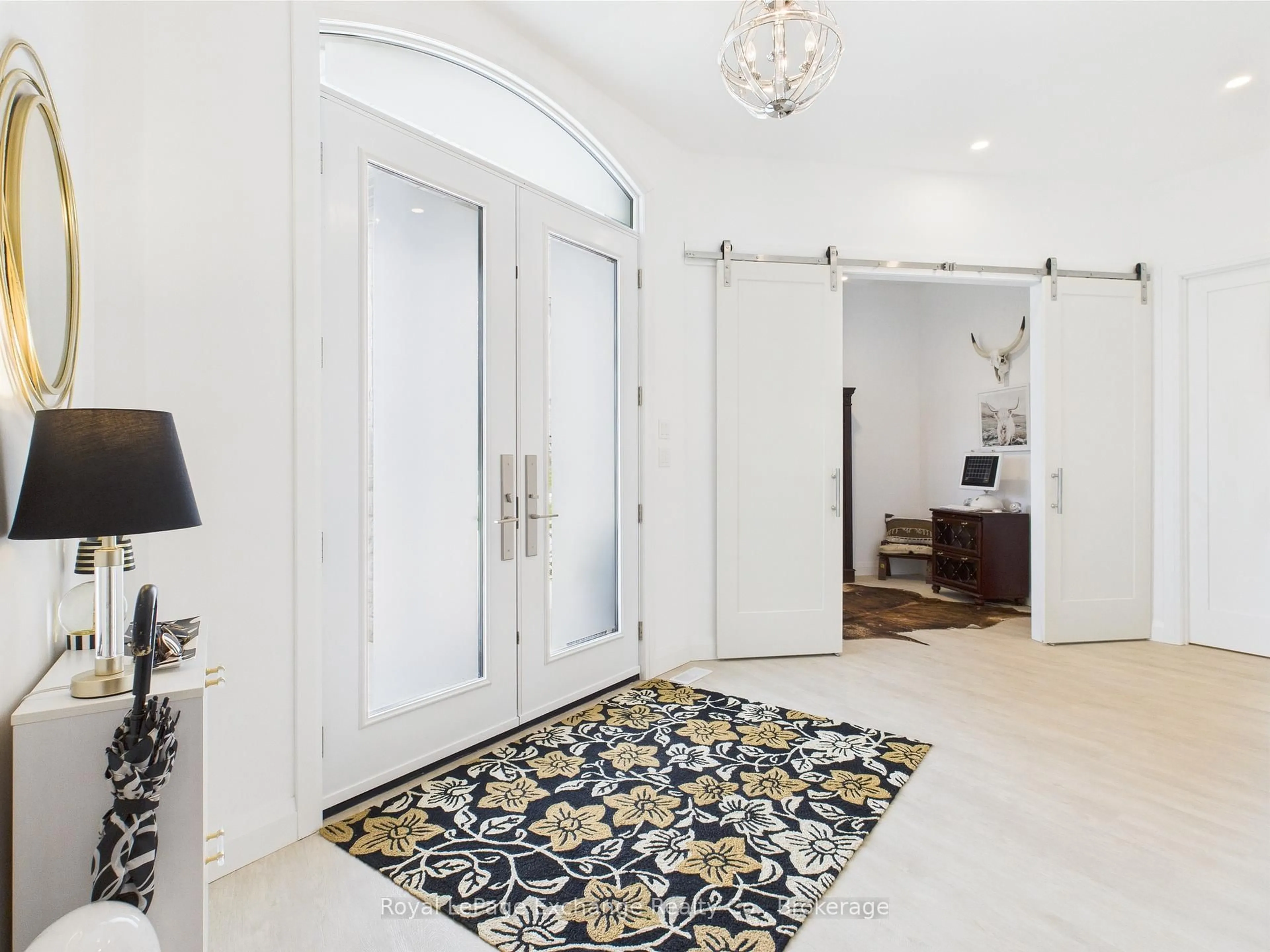 Indoor entryway for 12 Sunset Pl, Huron-Kinloss Ontario N2Z 0G6