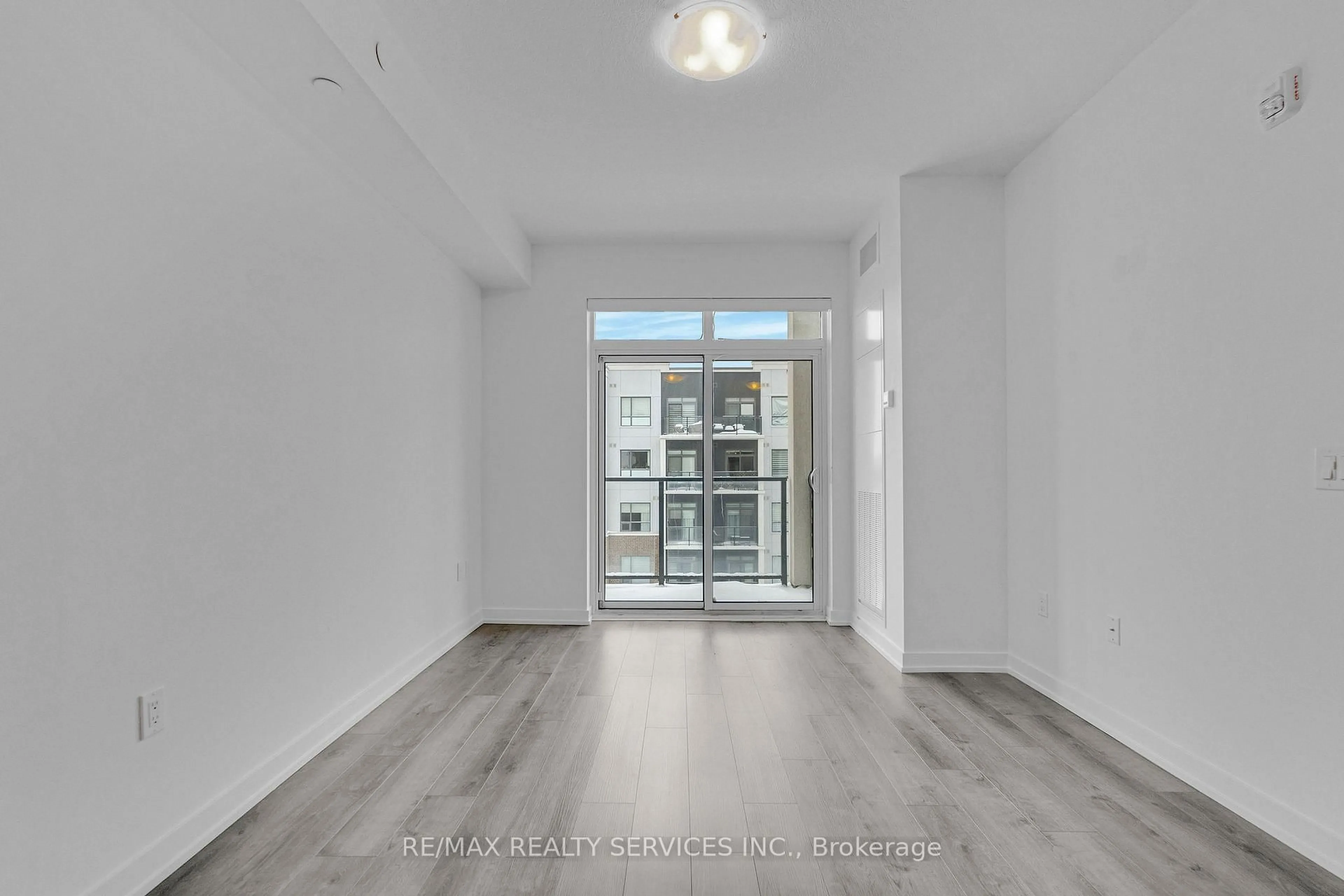 Unknown for 5055 Greenlane Rd #522, Lincoln Ontario L3J 2J3