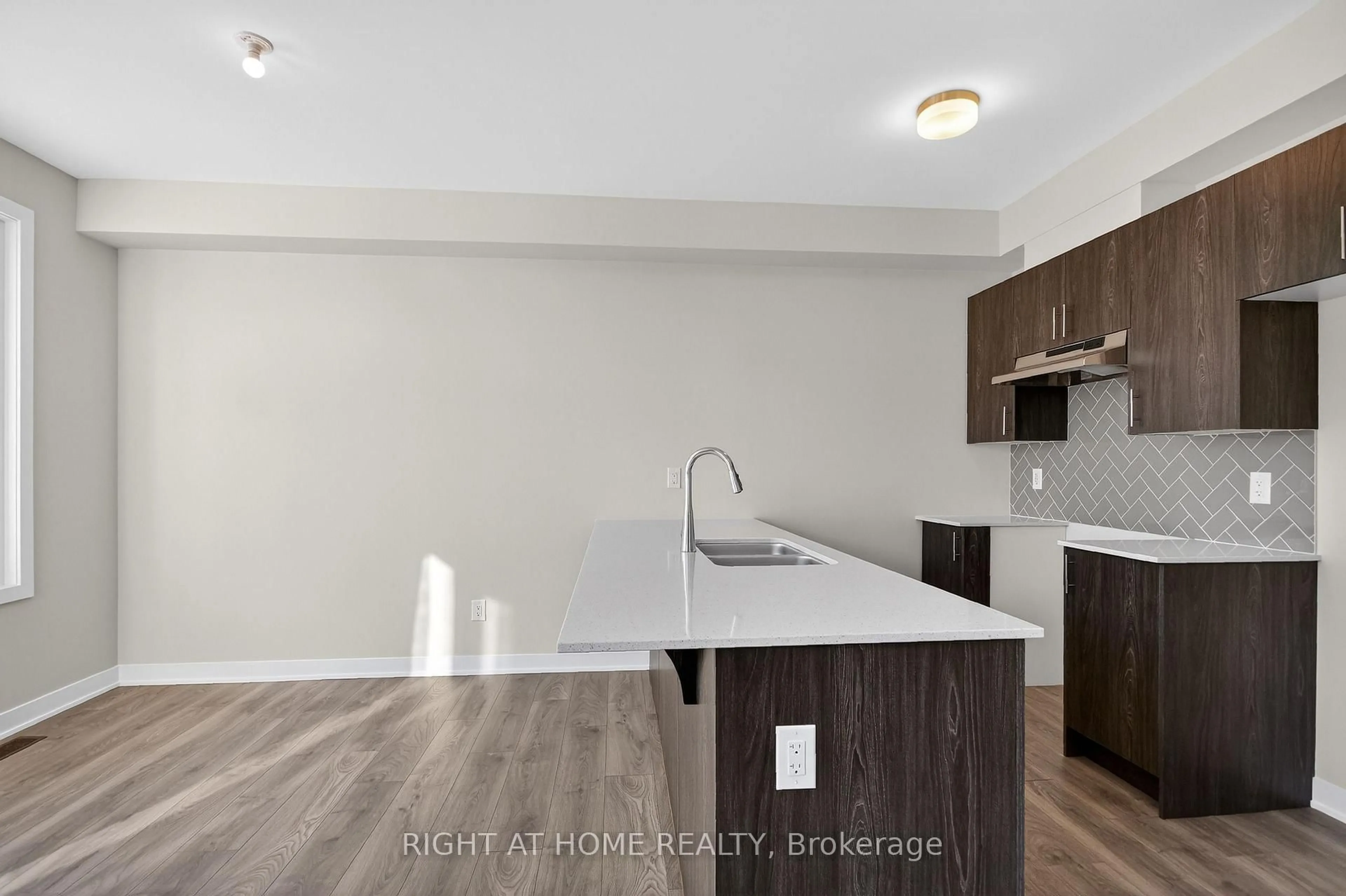 Standard kitchen, wood/laminate floor for 544 Promontory Pl, Barrhaven Ontario K2J 7H2