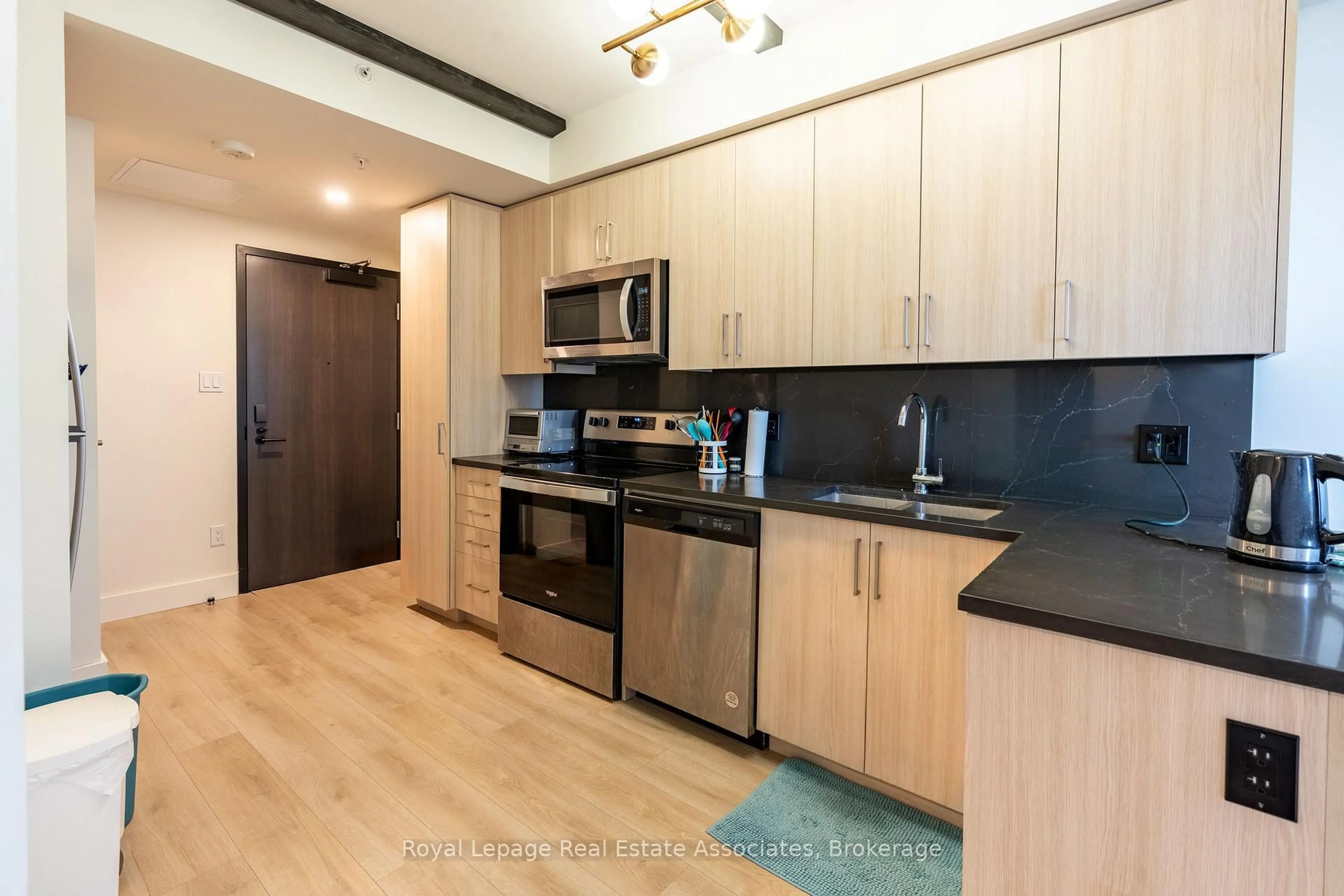 Standard kitchen, wood/laminate floor for 145 Columbia St #514, Waterloo Ontario N2L 0K7