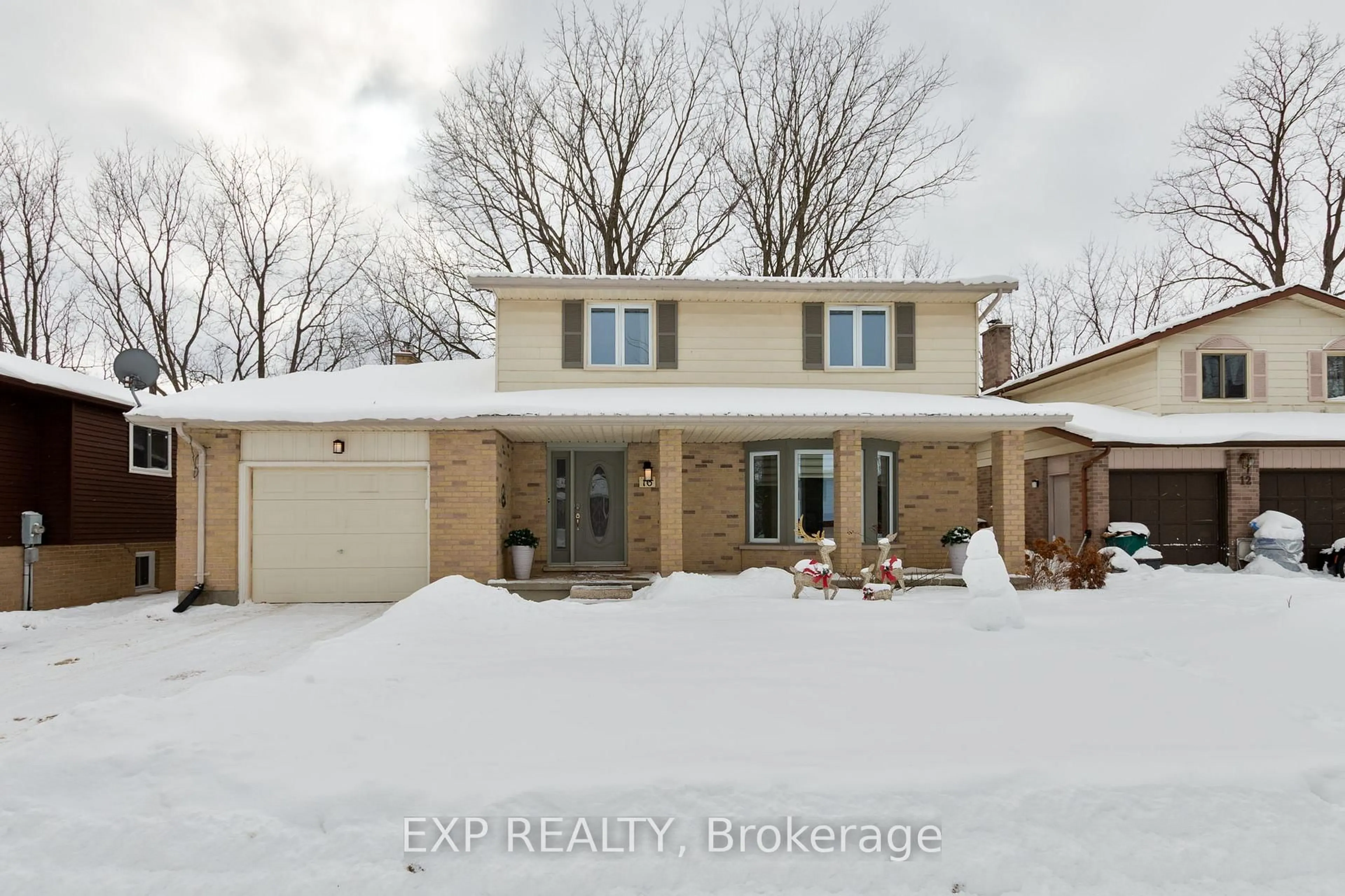 A pic from outside/outdoor area/front of a property/back of a property/a pic from drone, street for 16 Acorn Cres, London North Ontario N6G 3V4