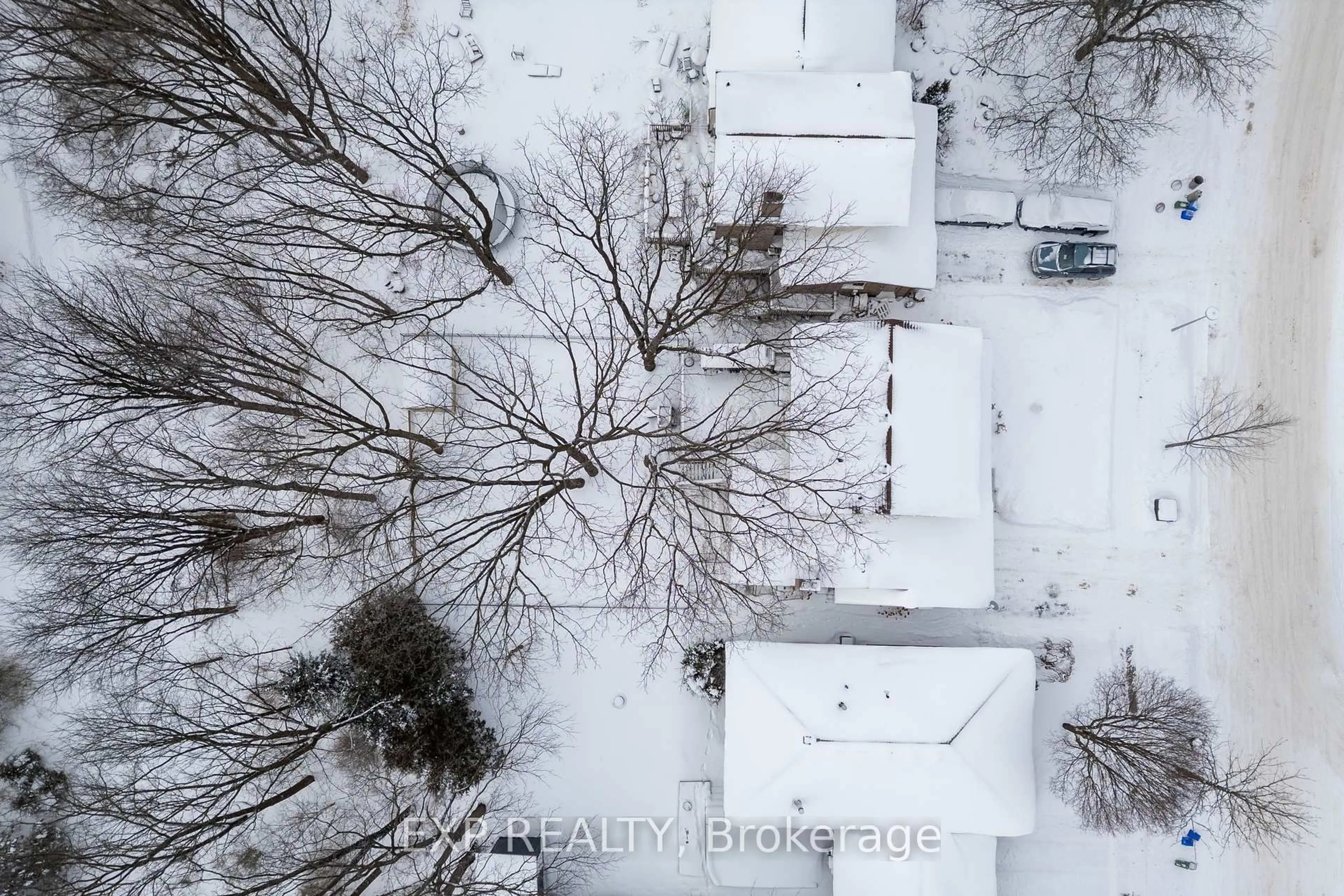 A pic from outside/outdoor area/front of a property/back of a property/a pic from drone, building for 16 Acorn Cres, London North Ontario N6G 3V4