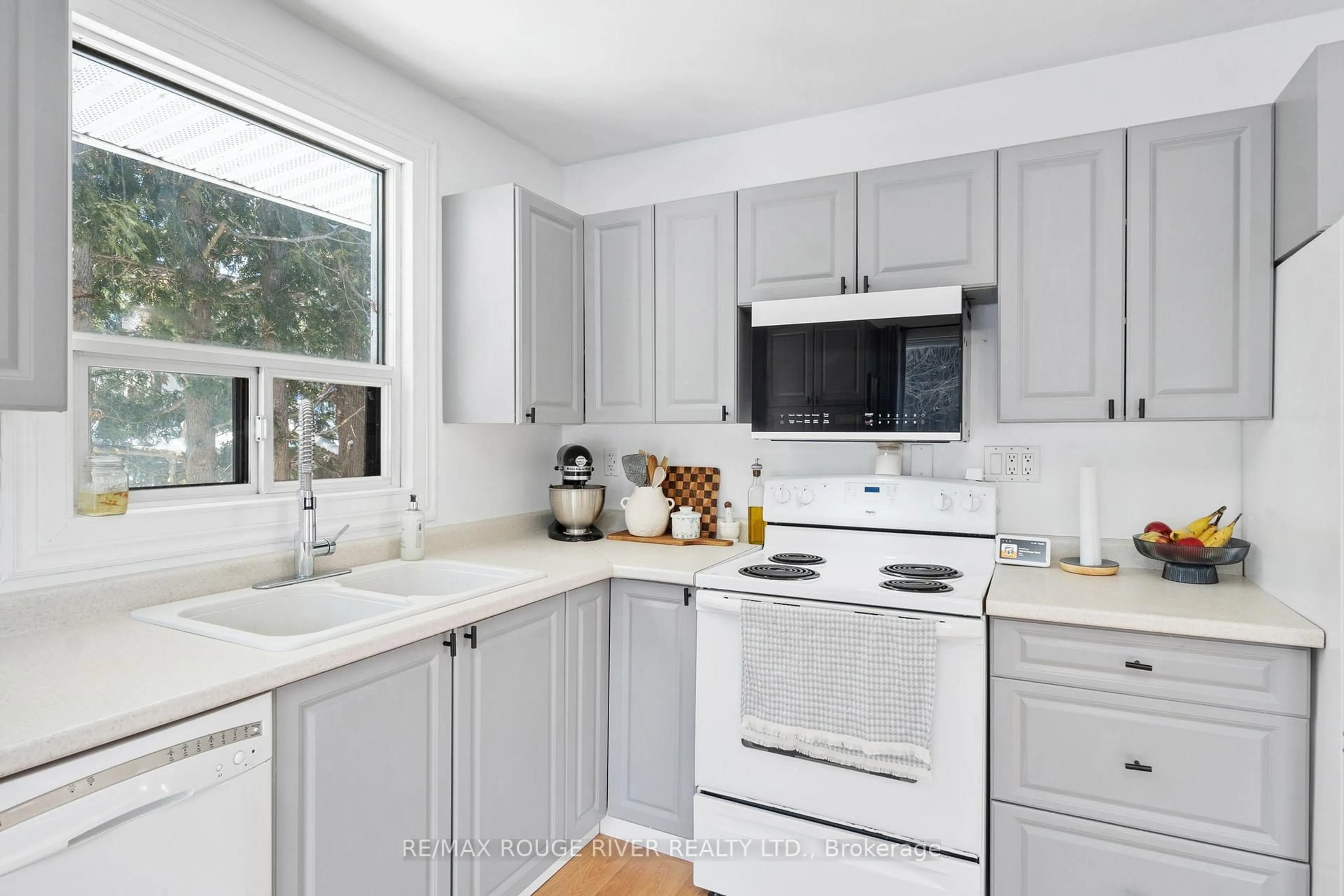Standard kitchen, ceramic/tile floor for 14 Durham St, Cramahe Ontario K0K 1S0