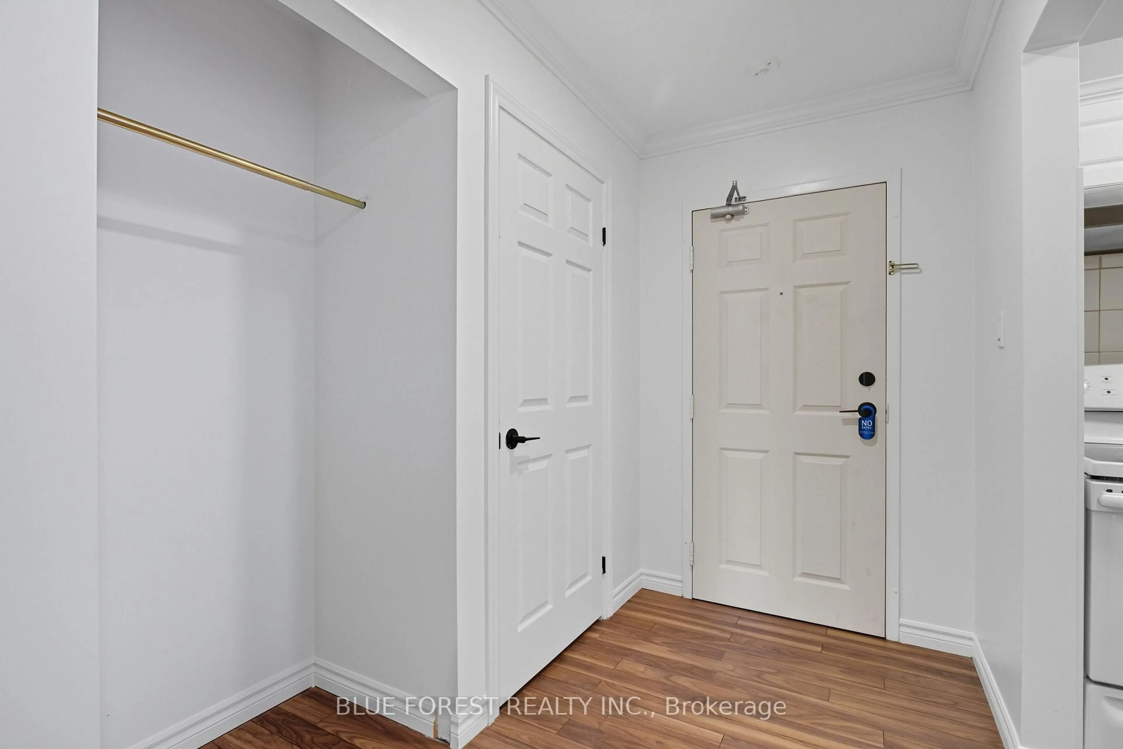 Indoor entryway for 731 Deveron Cres #308, London South Ontario N5Z 4X6