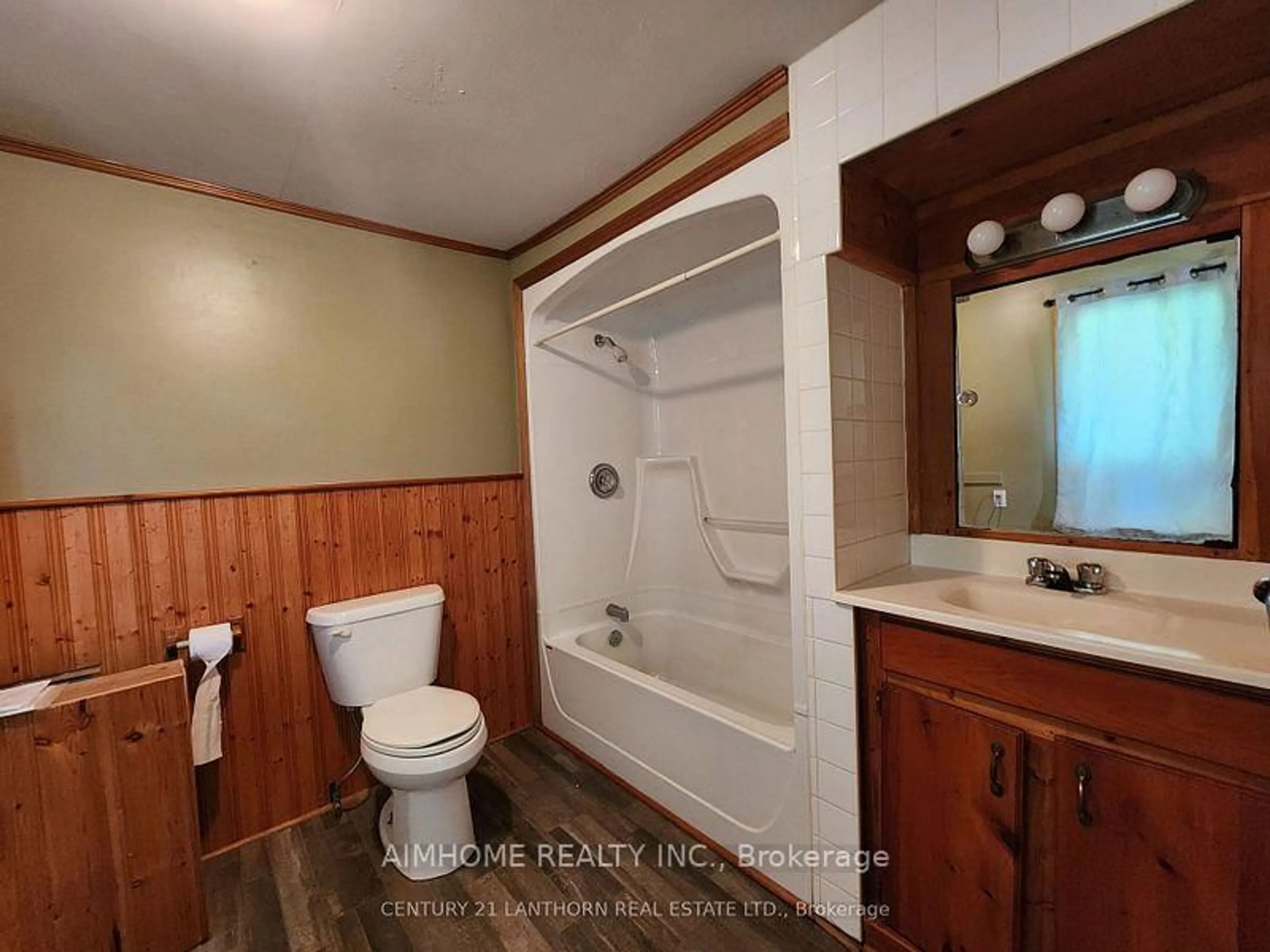 Standard bathroom, unknown for 25 Bettes St, Belleville Ontario K8N 3W5