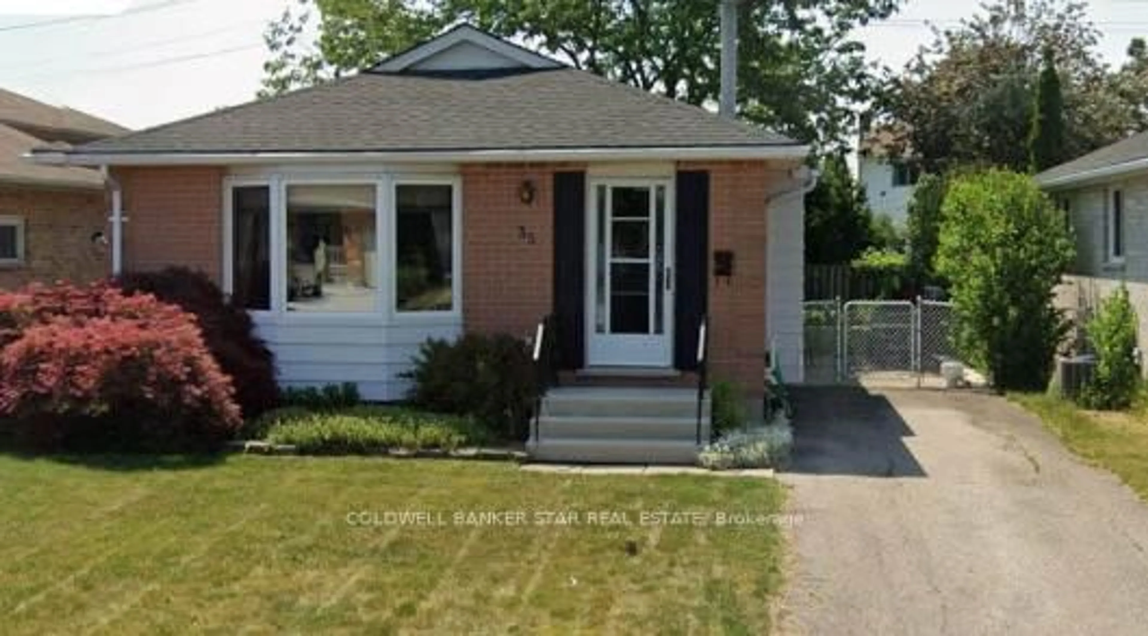 Home with brick exterior material, street for 35 RICE Rd, St. Thomas Ontario N5R 5X9
