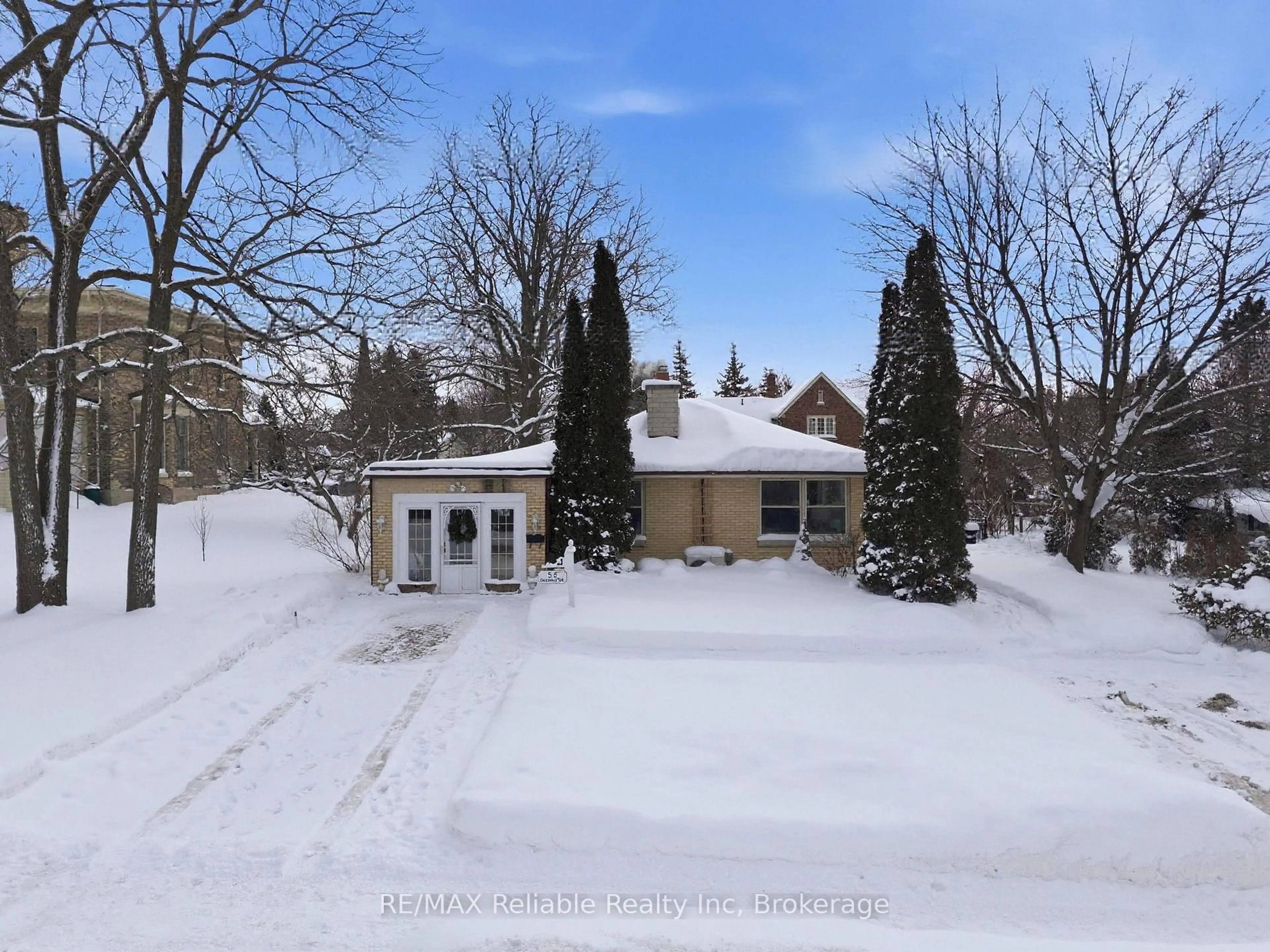 A pic from outside/outdoor area/front of a property/back of a property/a pic from drone, street for 55 Caledonia Terr, Goderich Ontario N7A 2M9
