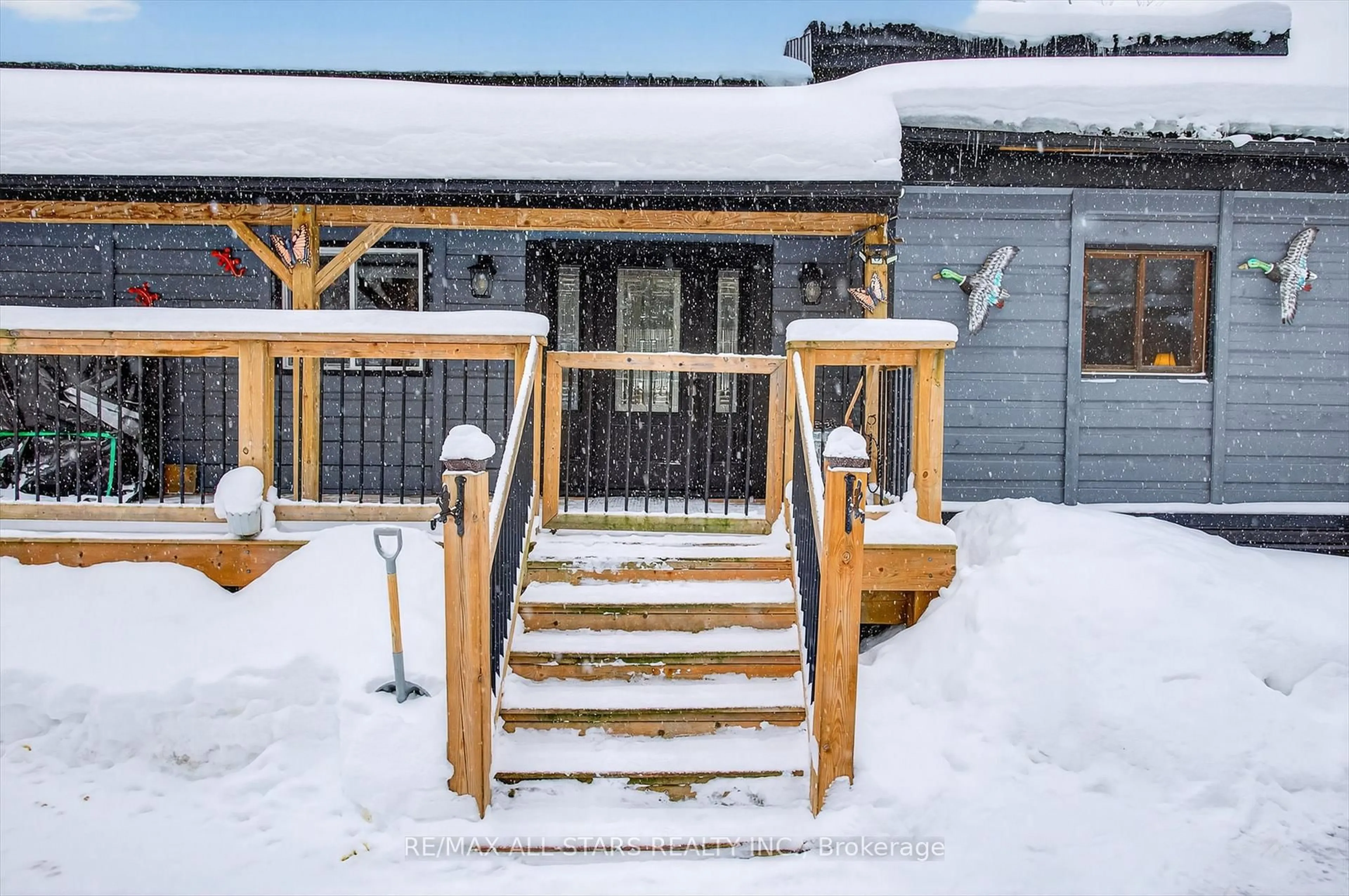 Patio, street for 28 Pine Ridge Rd, Kawartha Lakes Ontario K0M 2L0