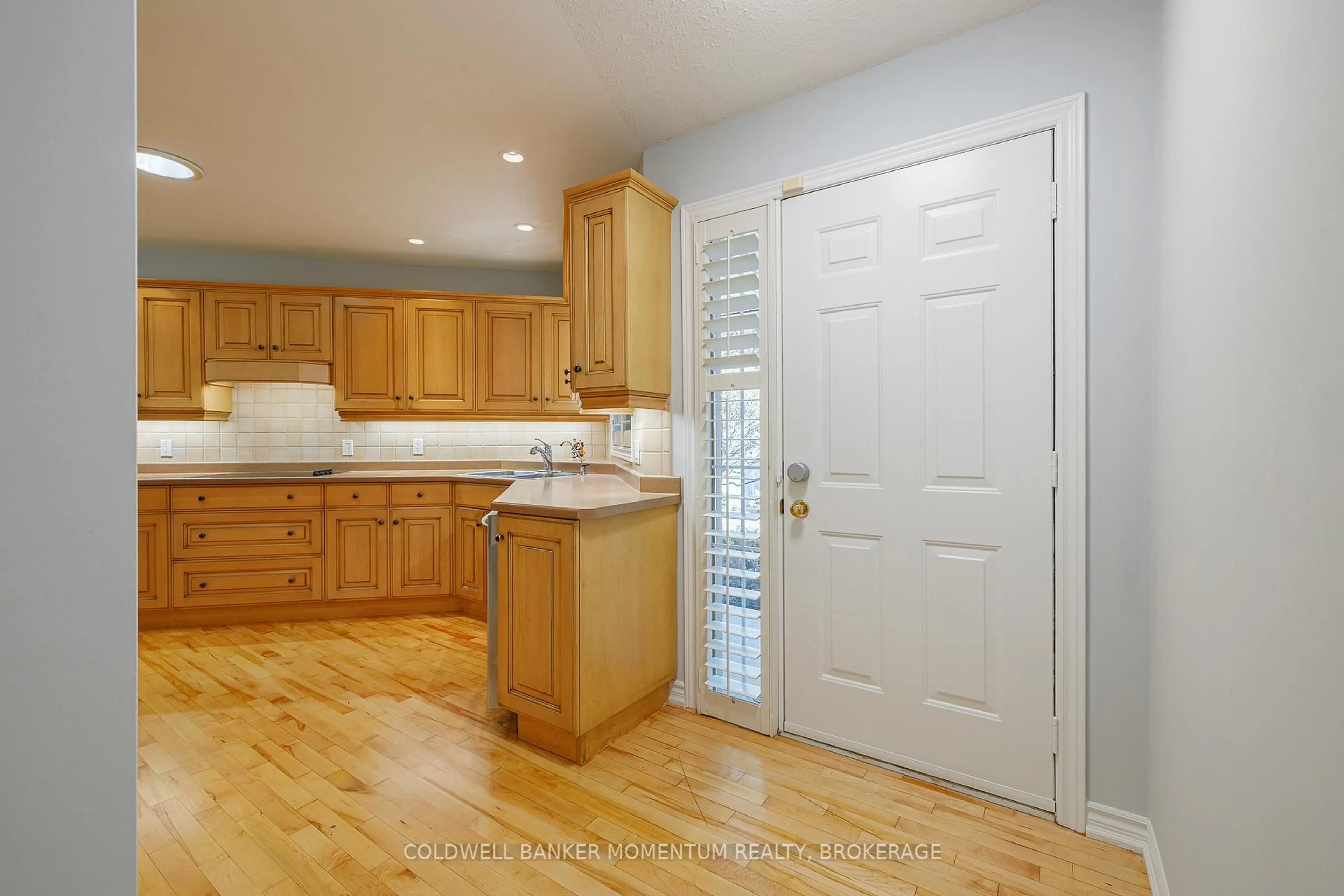 Standard kitchen, wood/laminate floor for 1439 NIAGARA STONE Rd #9, Niagara-on-the-Lake Ontario L0S 1J0