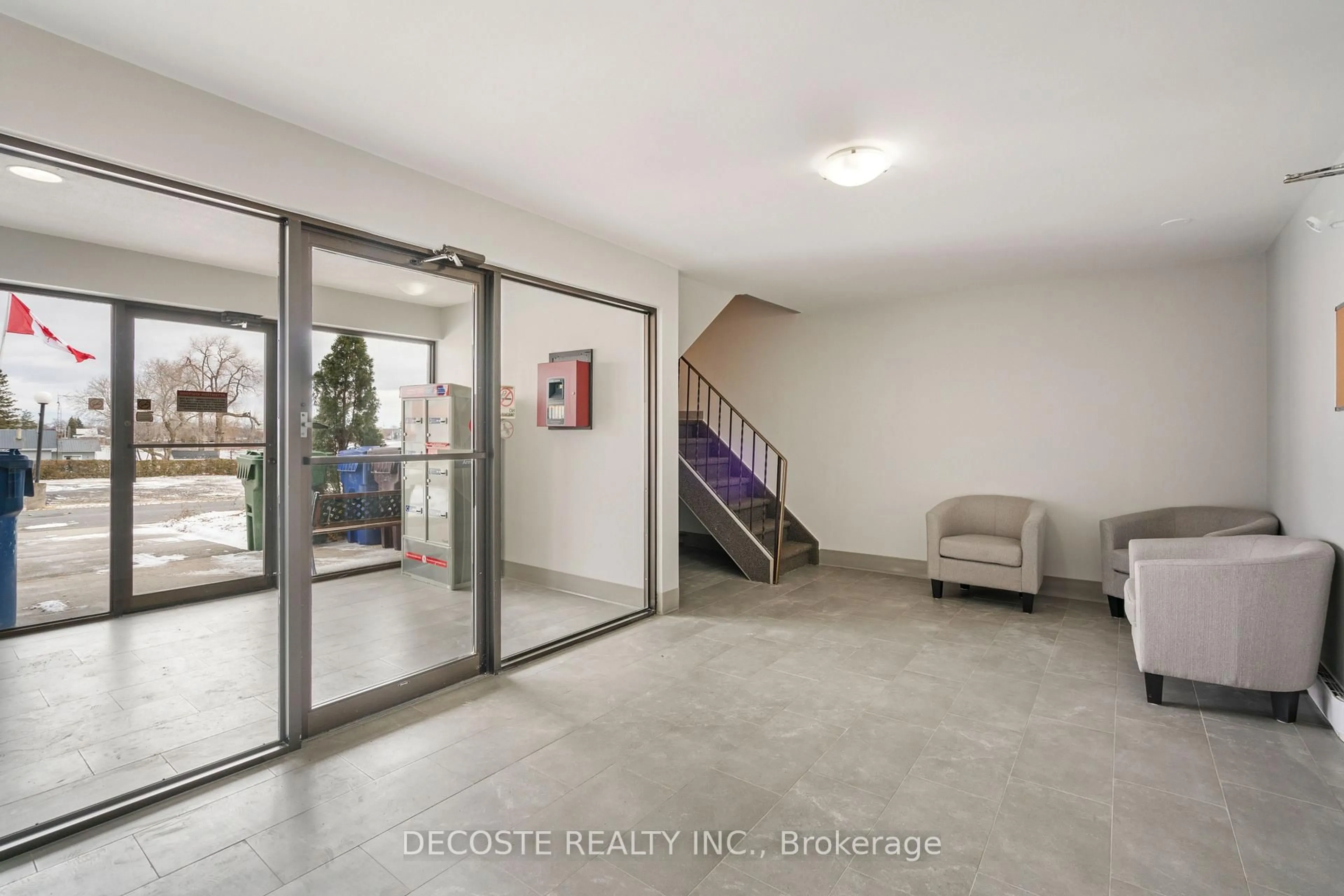 Indoor foyer for 220 Kenyon St #209, North Glengarry Ontario K0C 1A0