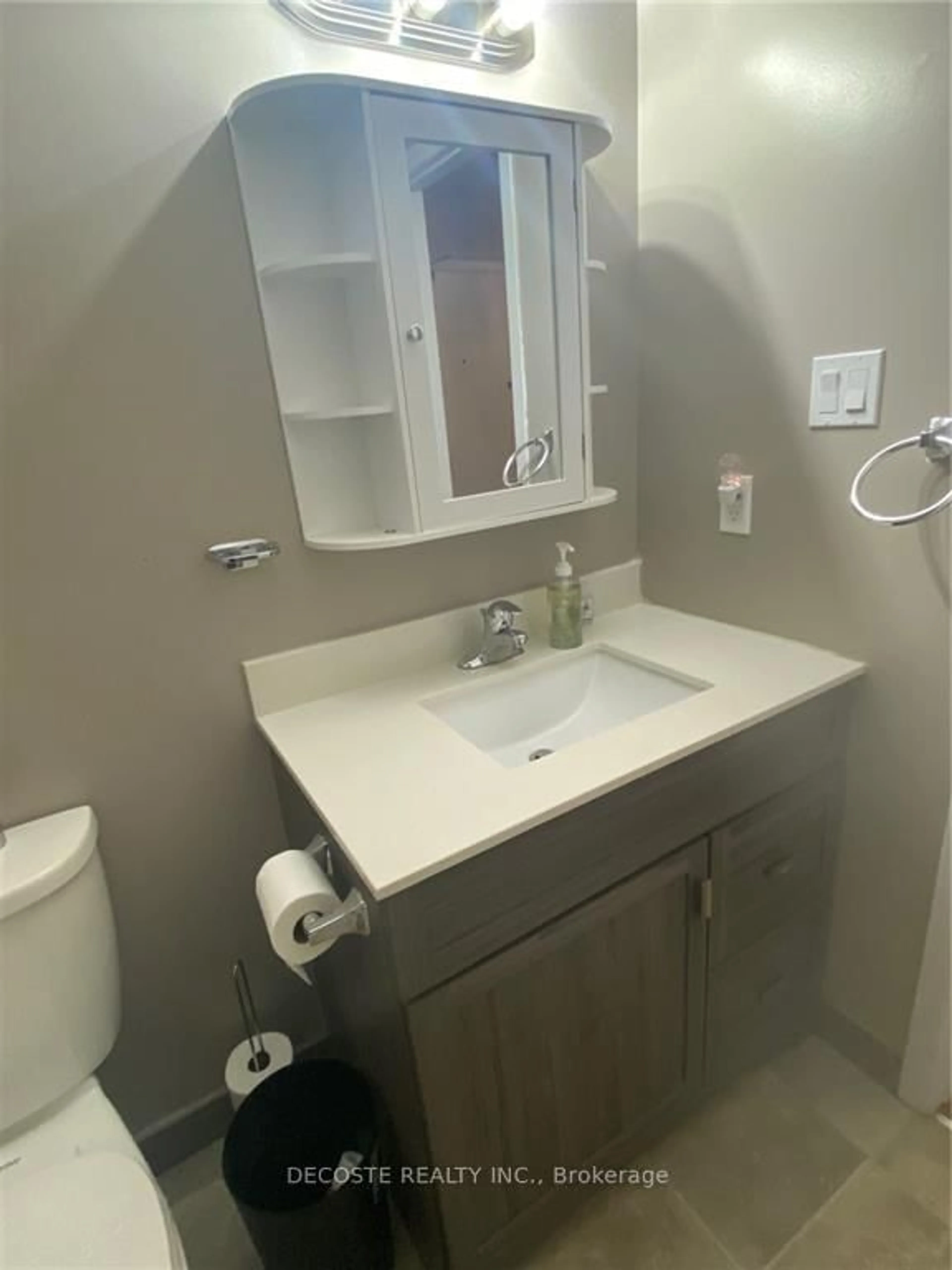 Standard bathroom, unknown for 220 Kenyon St #209, North Glengarry Ontario K0C 1A0
