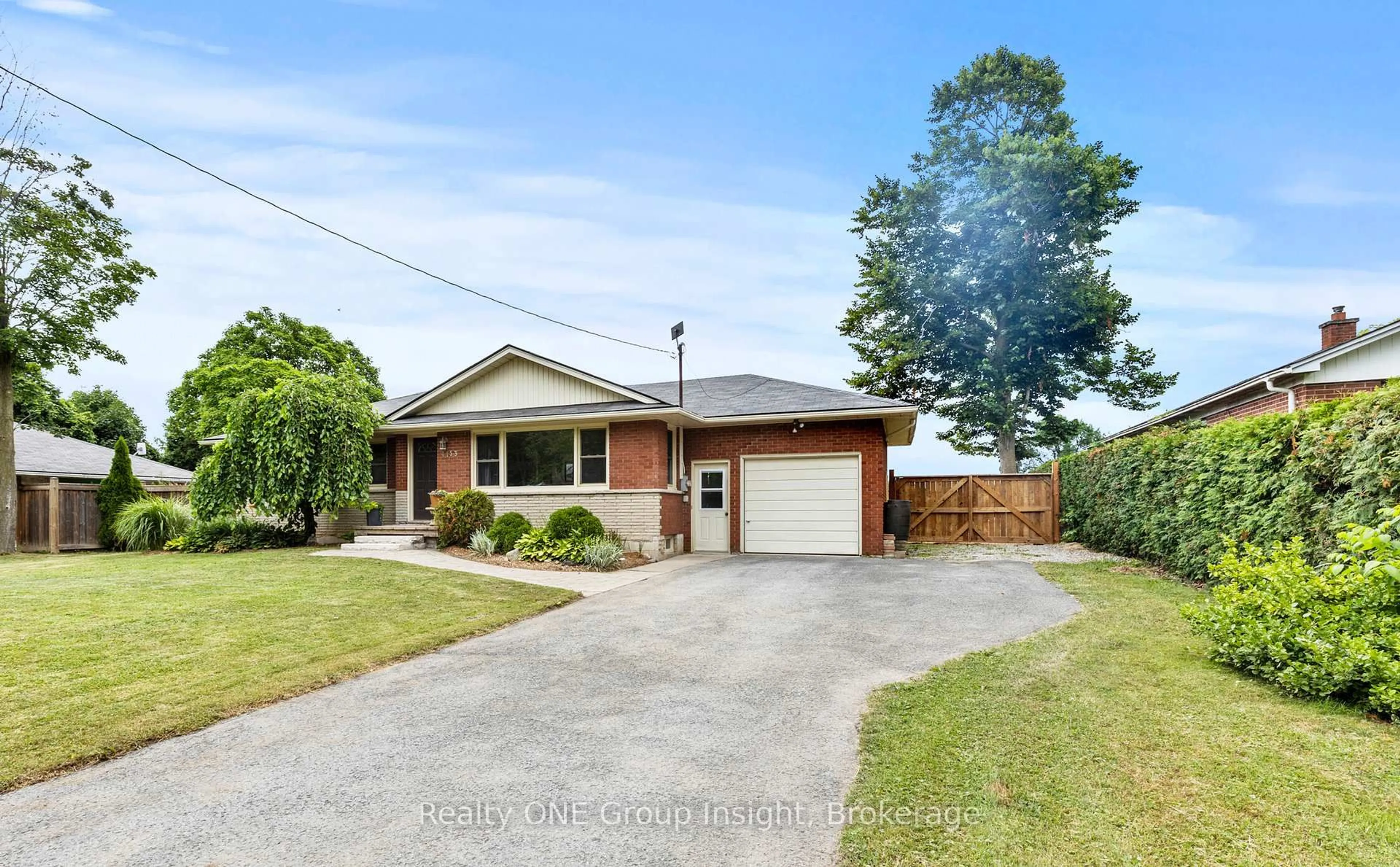 Home with brick exterior material, street for 4153 Aberdeen Rd, Lincoln Ontario L0R 1B6