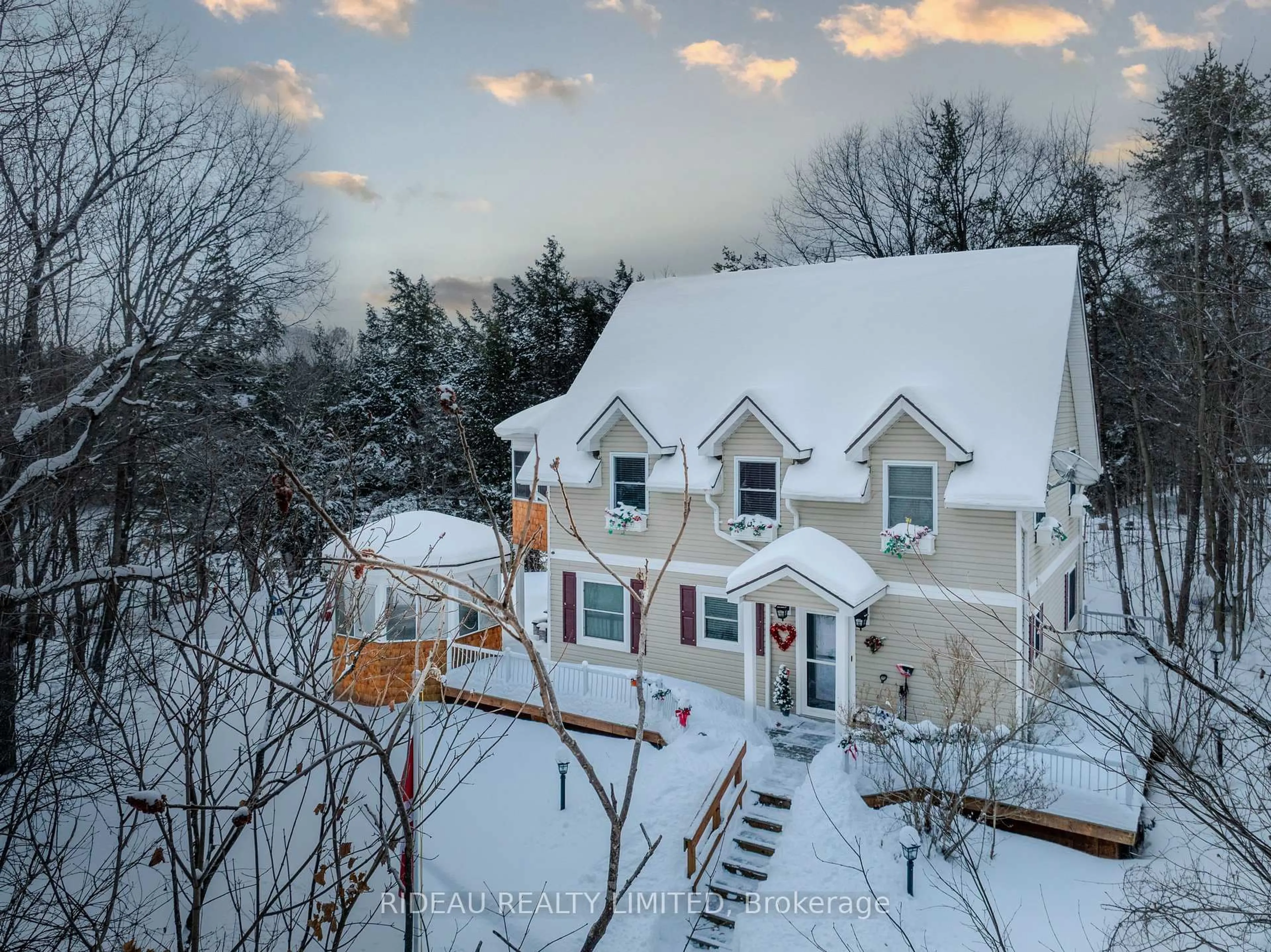 A pic from outside/outdoor area/front of a property/back of a property/a pic from drone, unknown for 133 SWAN Lane, Rideau Lakes Ontario K0G 1V0