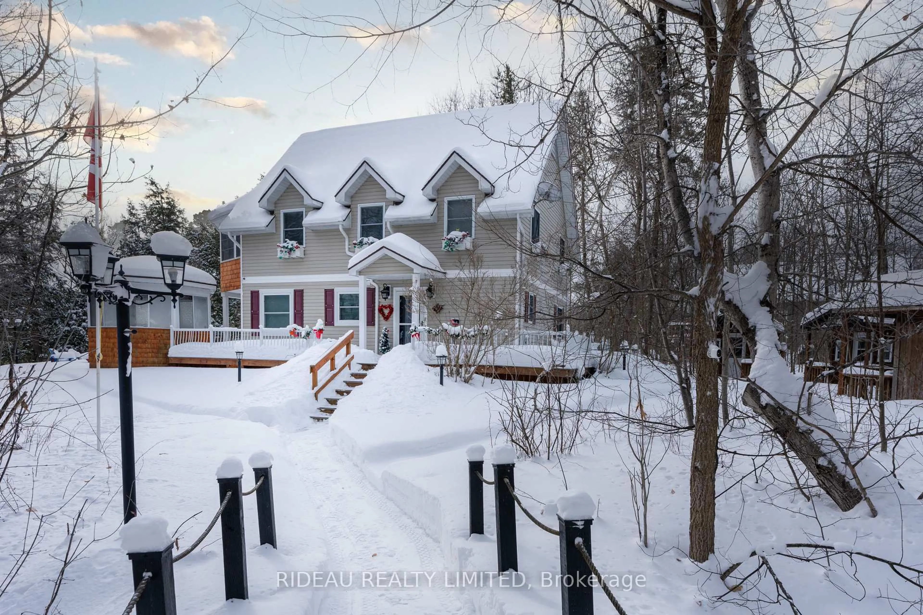 A pic from outside/outdoor area/front of a property/back of a property/a pic from drone, street for 133 SWAN Lane, Rideau Lakes Ontario K0G 1V0