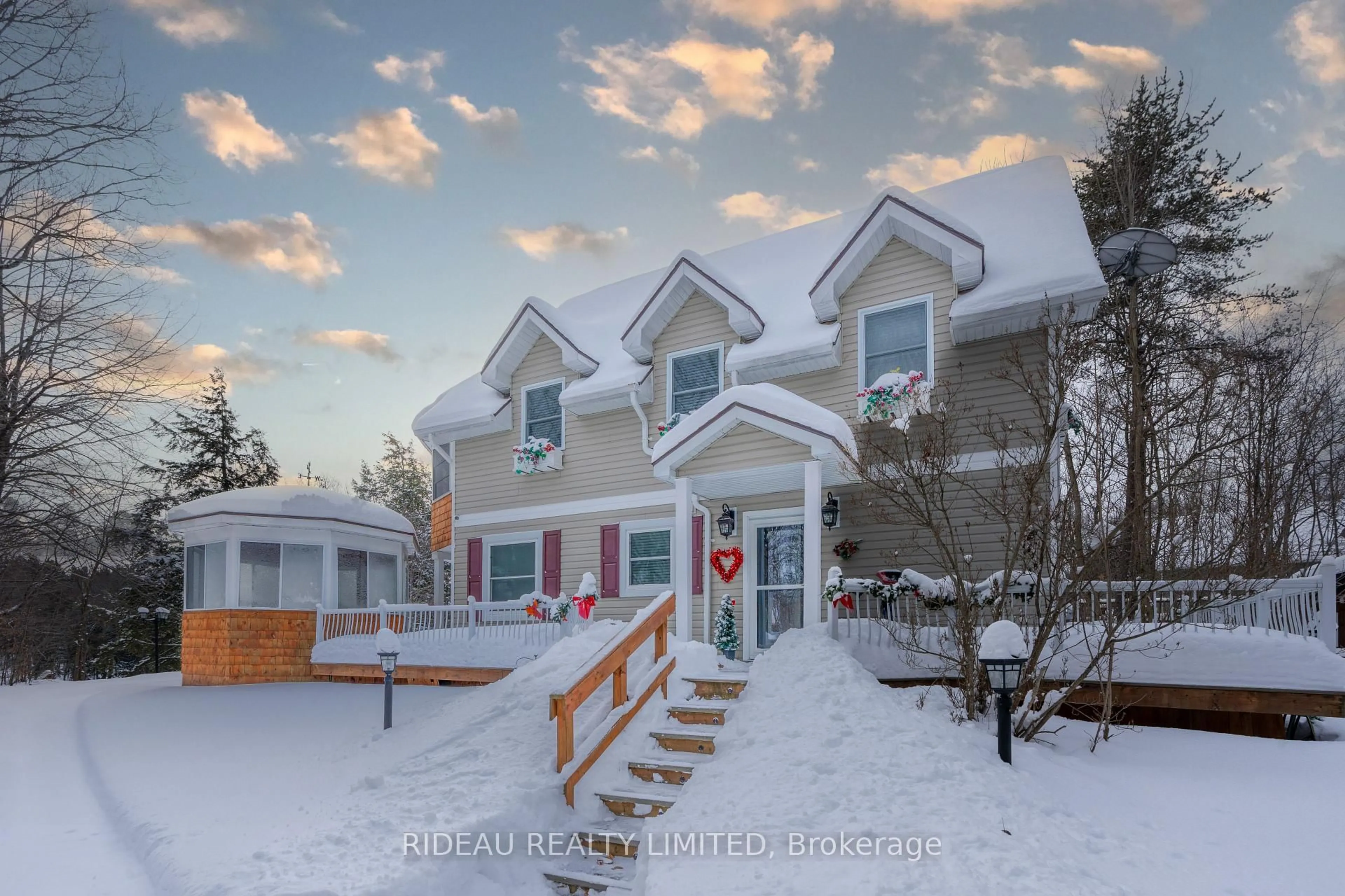 A pic from outside/outdoor area/front of a property/back of a property/a pic from drone, unknown for 133 SWAN Lane, Rideau Lakes Ontario K0G 1V0