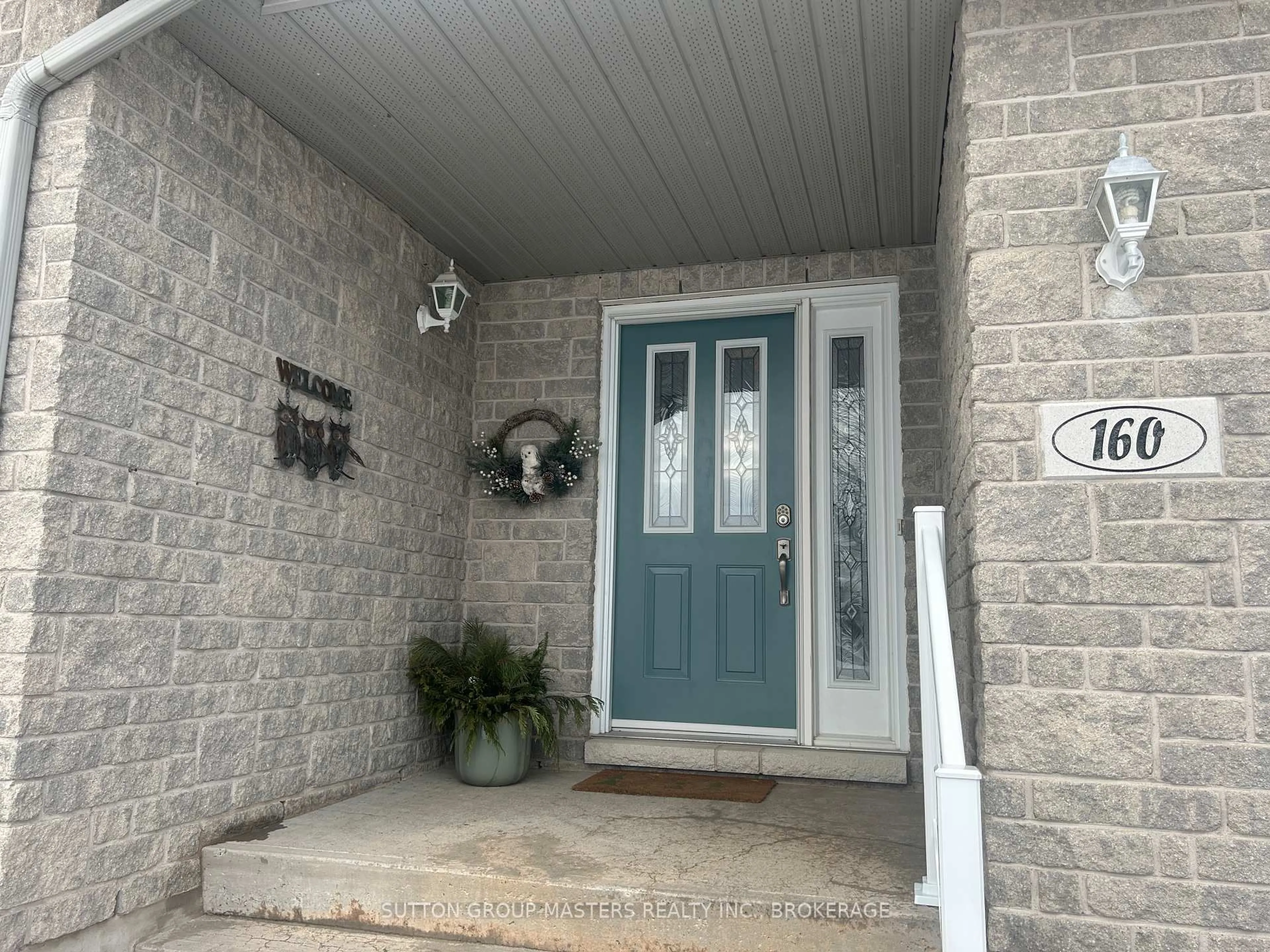 Indoor entryway for 160 Ellesmeer Ave, Kingston Ontario K7P 3H6