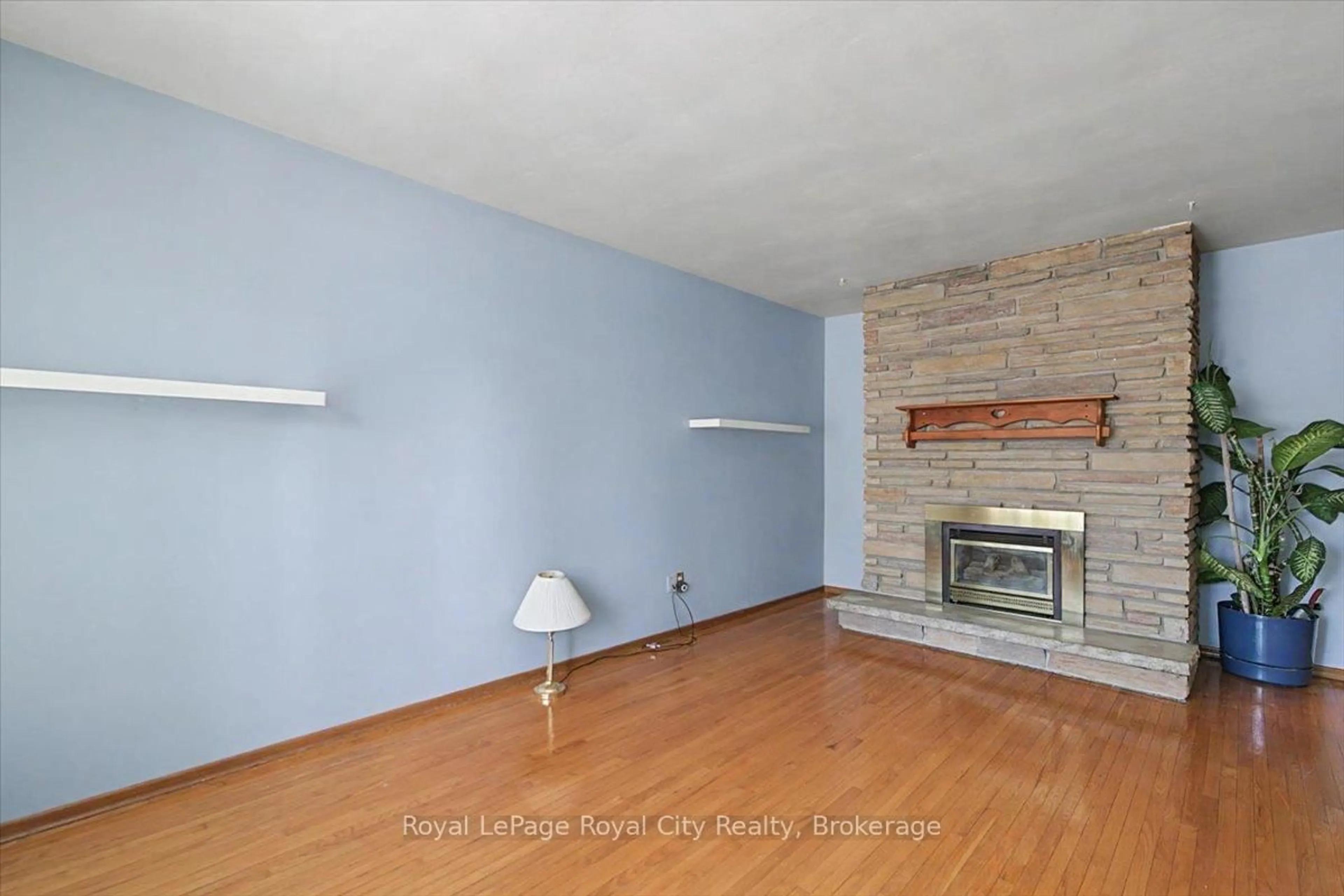 Living room with furniture, unknown for 15 Inverness Dr, Guelph Ontario N1E 3L7