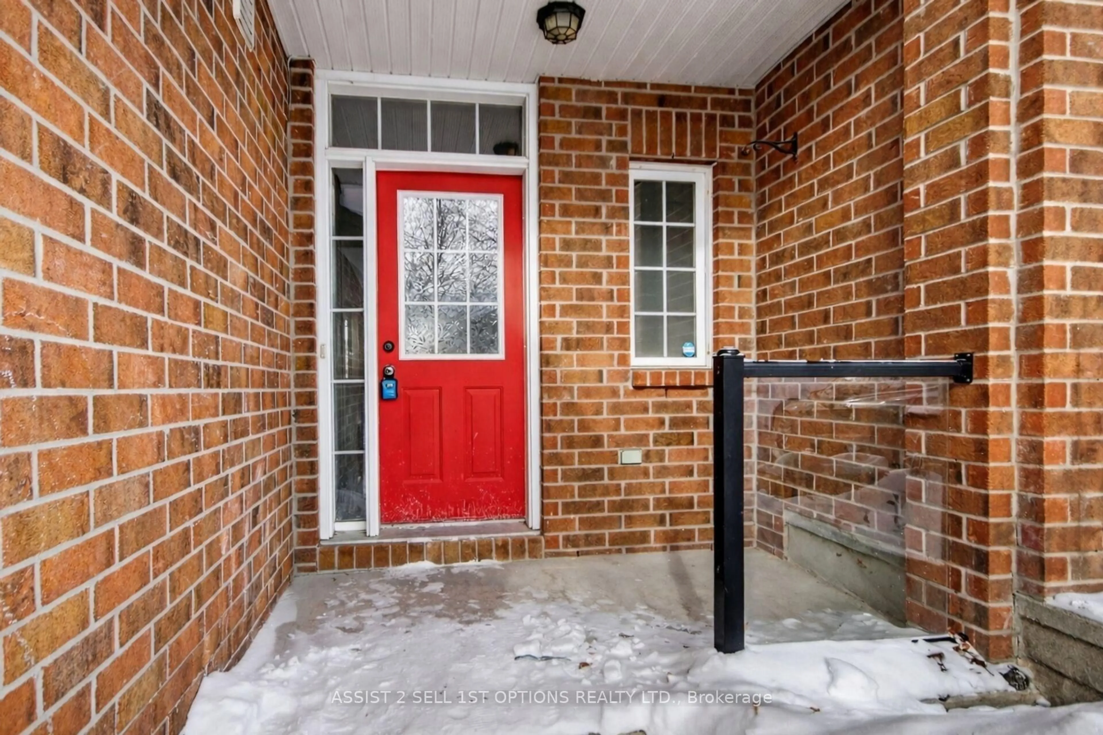 Indoor entryway for 182 Saddlesmith Circ, Ottawa Ontario K2M 2Y6