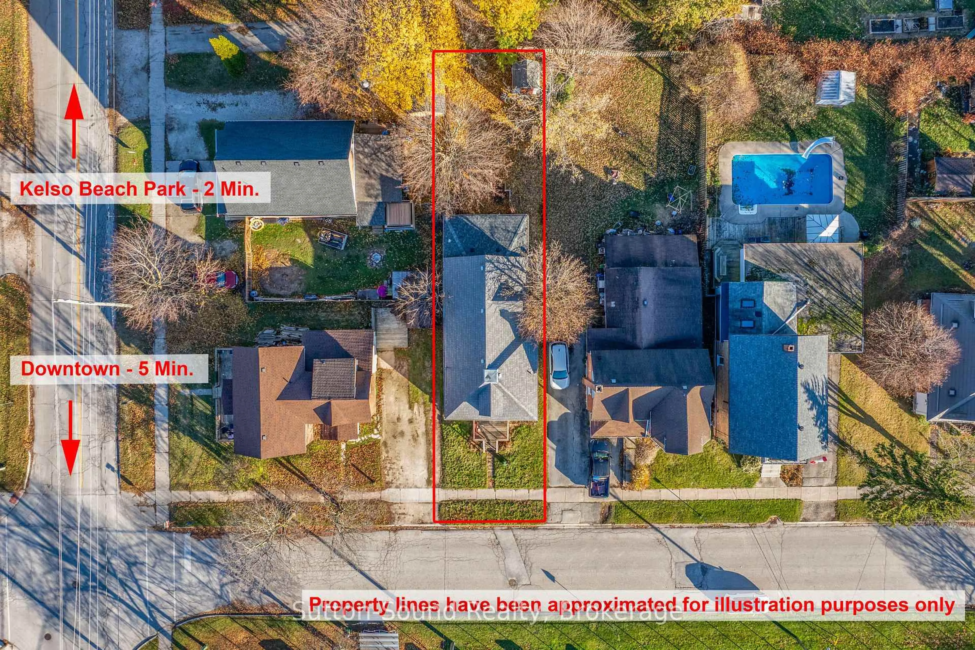A pic from outside/outdoor area/front of a property/back of a property/a pic from drone, street for 360 16th St, Owen Sound Ontario N4K 4A3