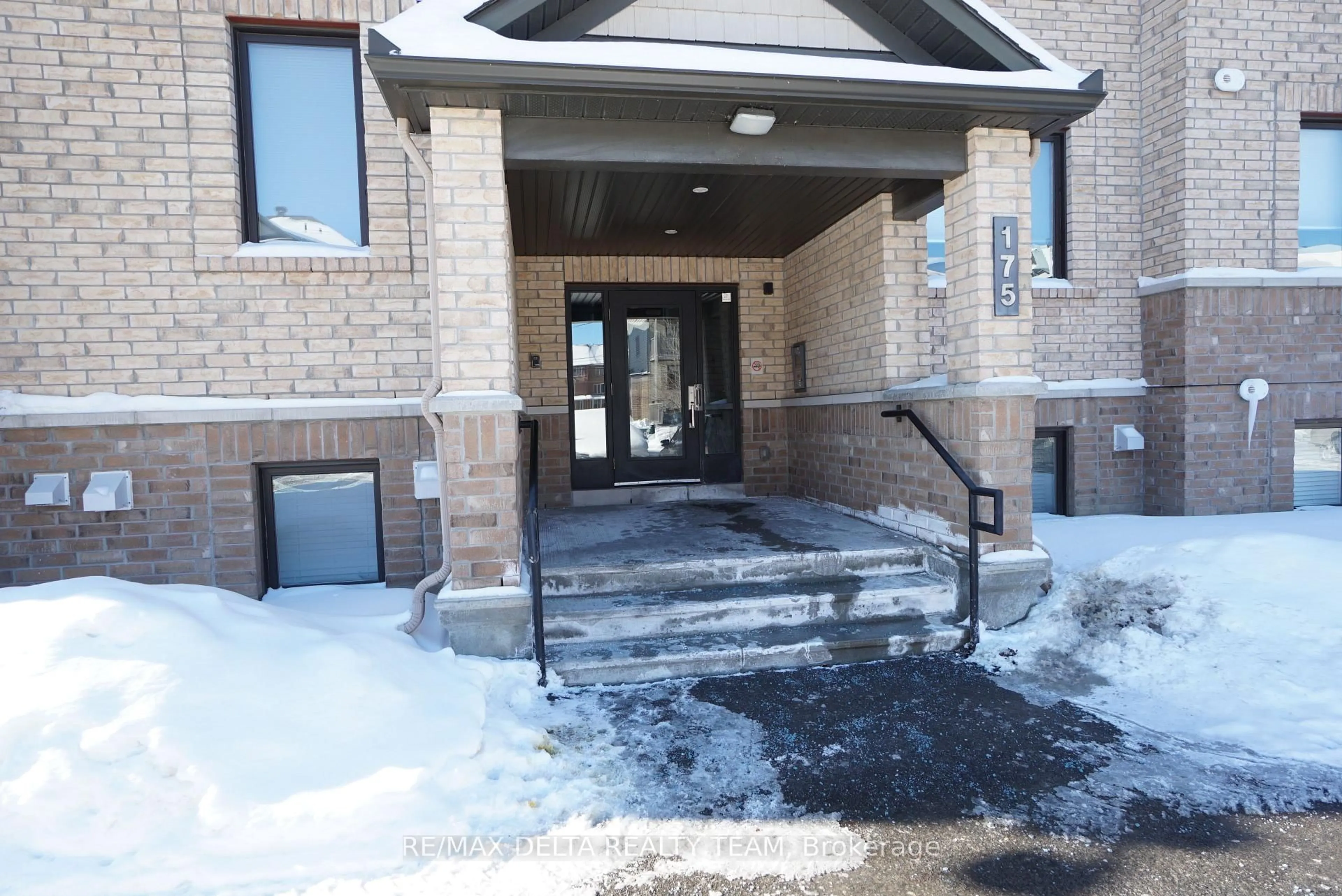 Indoor foyer for 175 Bluestone Private #1, Ottawa Ontario K4A 0X7